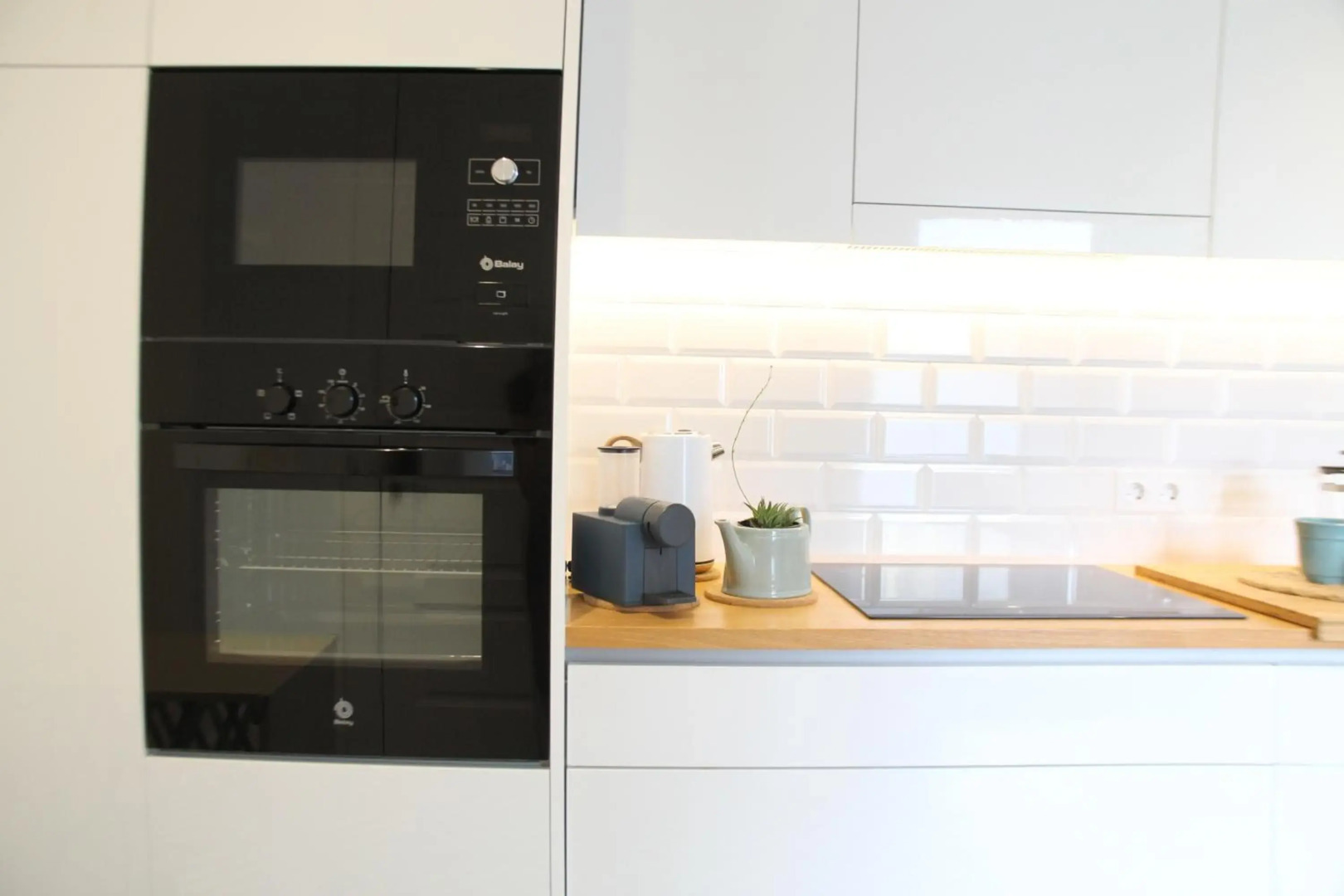 Blue Twenty Two - Espinho / Oporto Beach