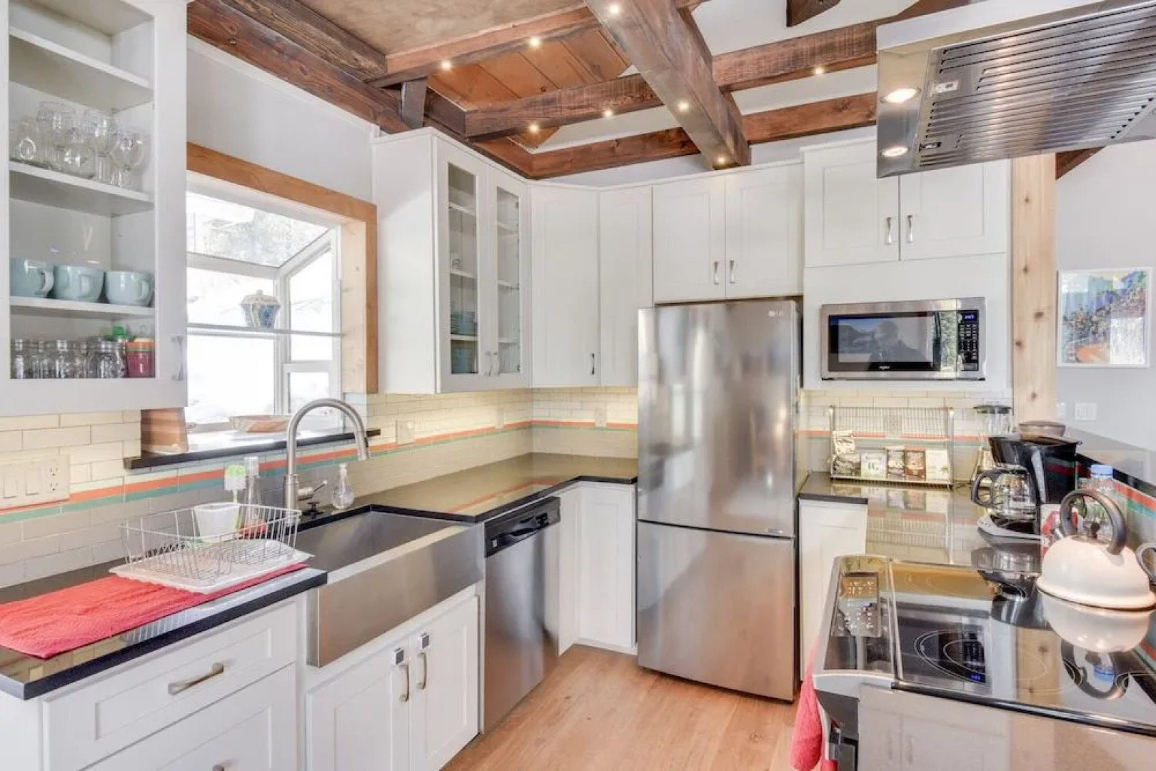 Contemporary Snow Crest