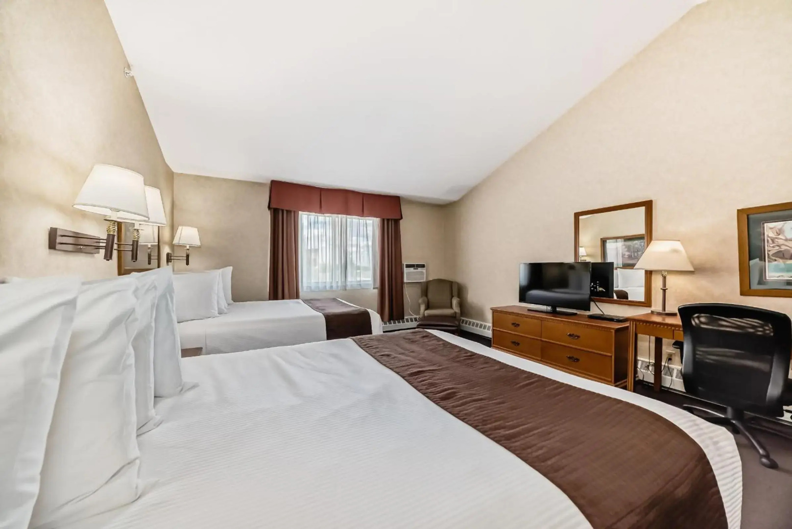 Stony Plain Inn and Suites