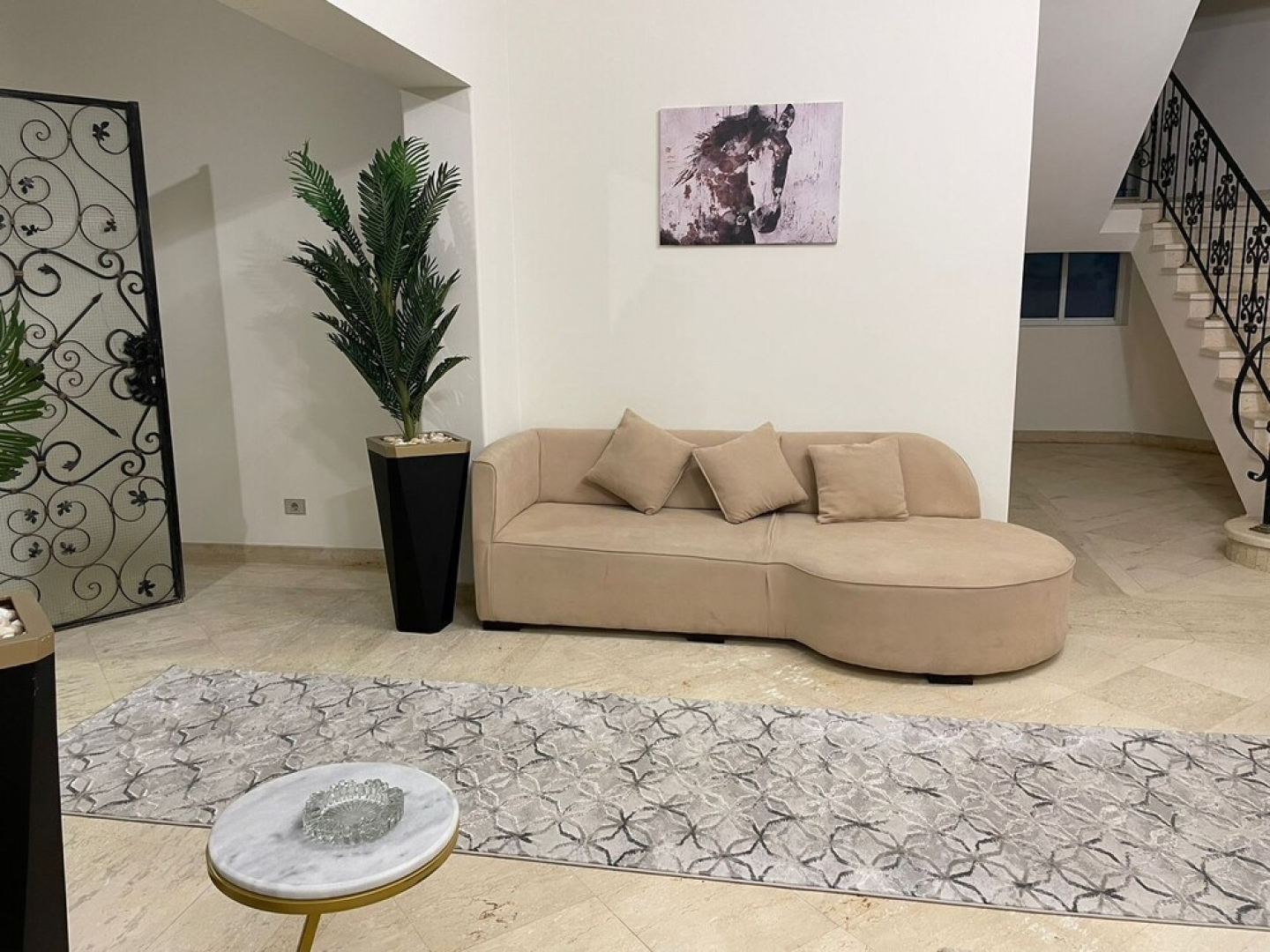 Beverly standalone villa with garden