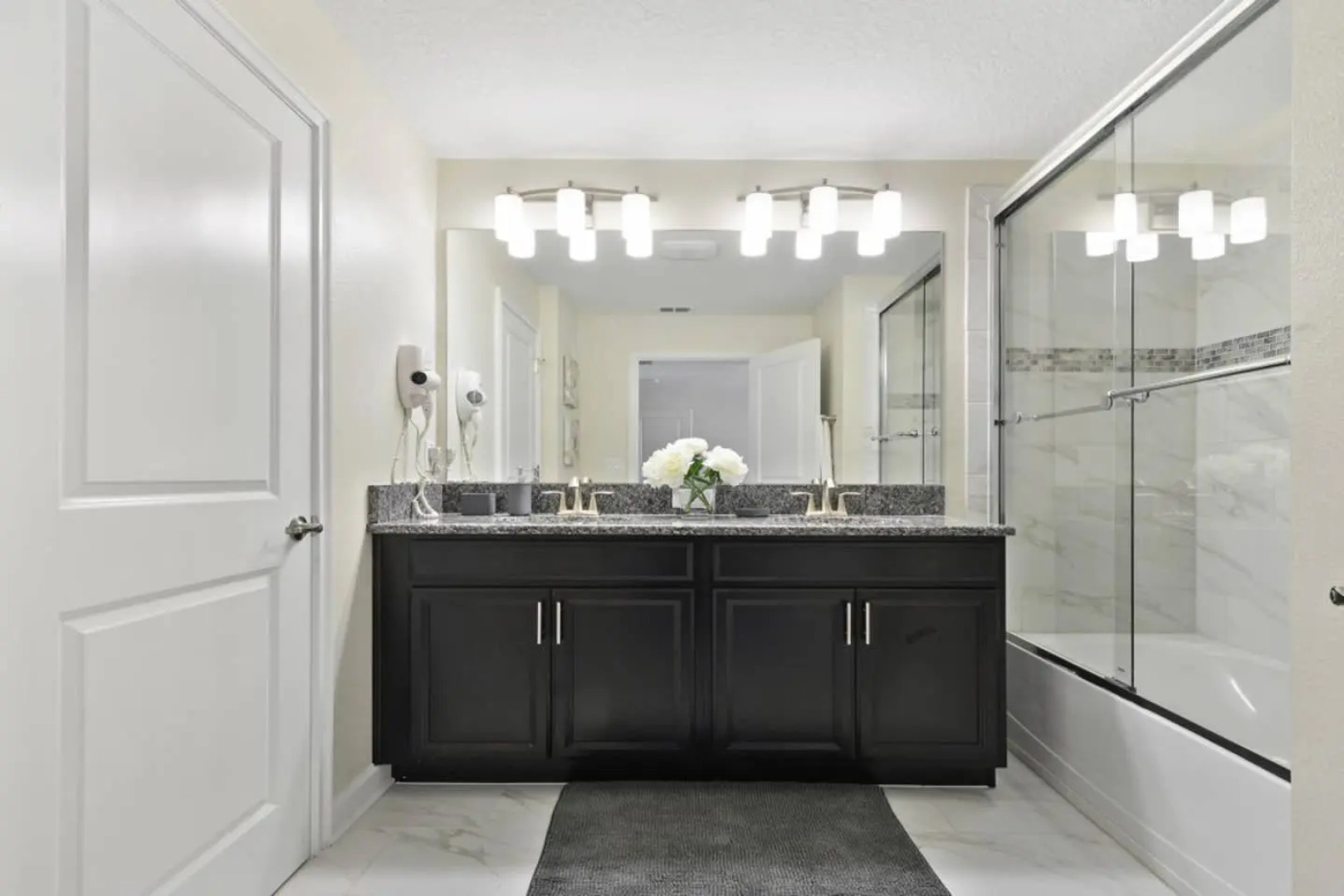 Super nice townhome near Disney with private pool