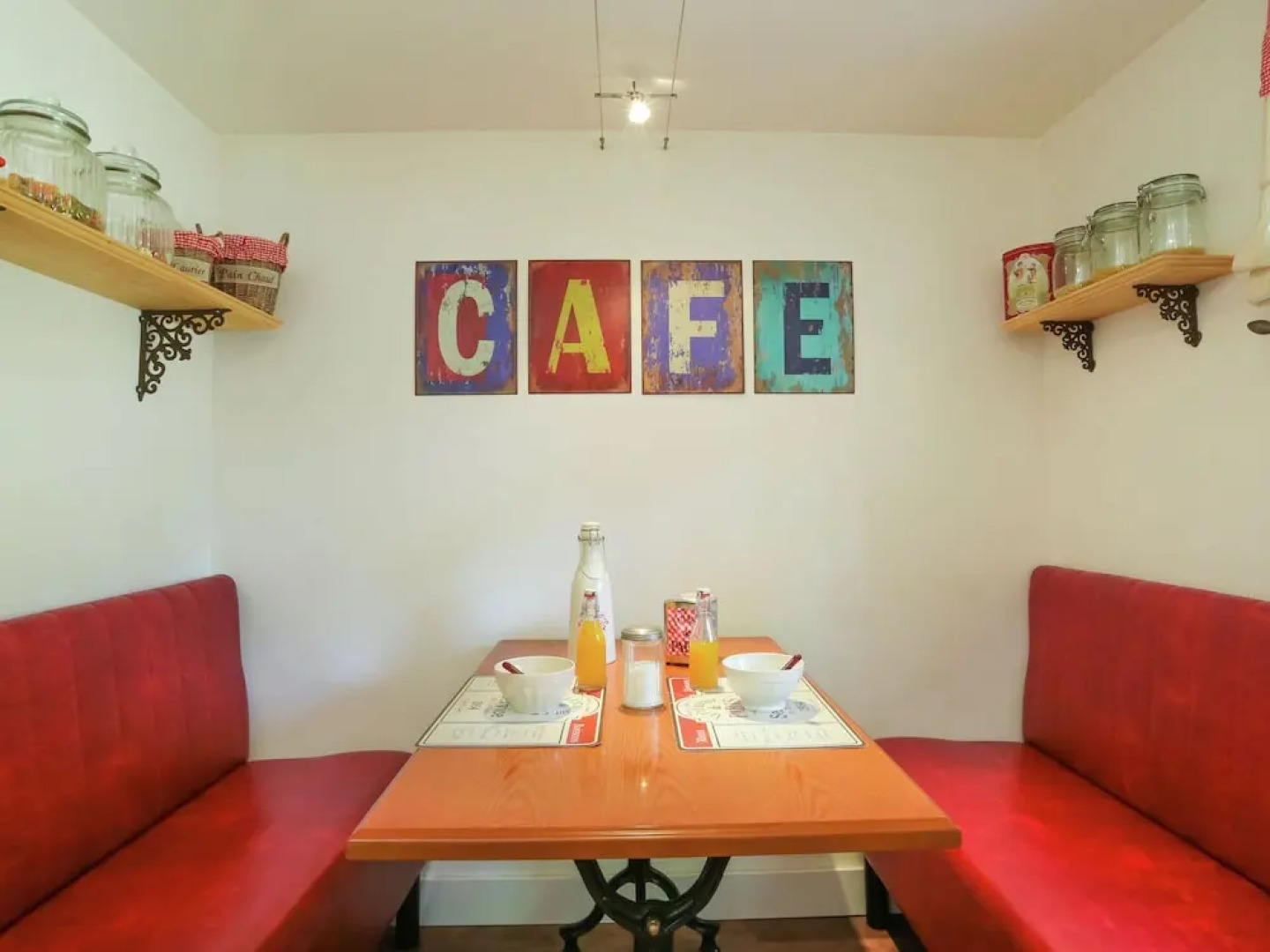 Lovely Villa in Buisson With Private Swimming Pool