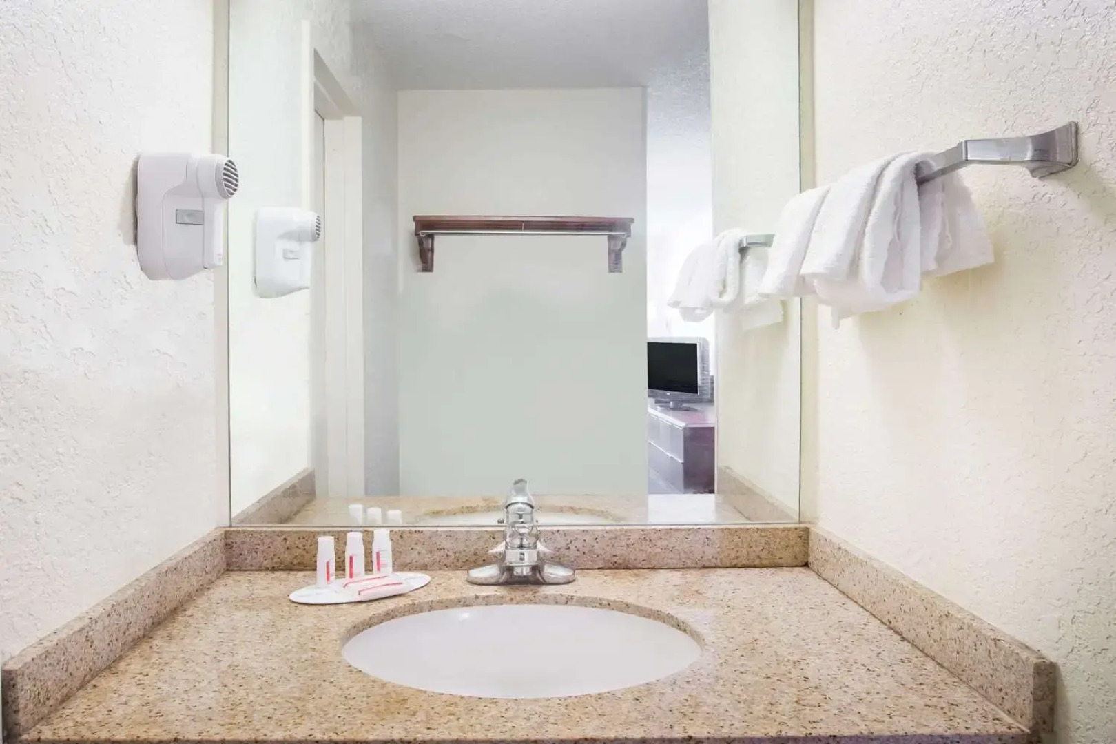 Baymont Inn & Suites Wilmington