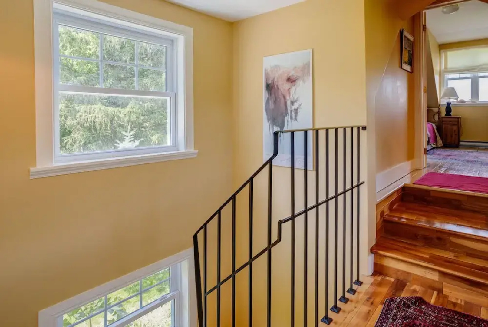 Lovely LacBrome 3 Bdrm Lakefront Cottage