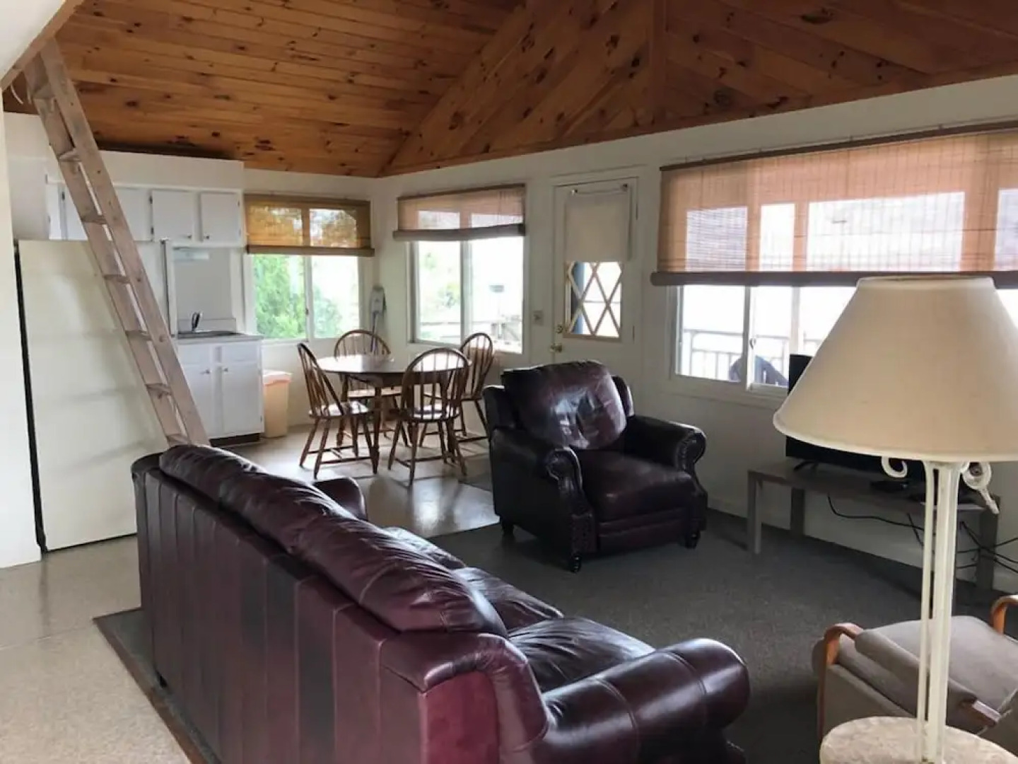 West Winds Motel & Cottages