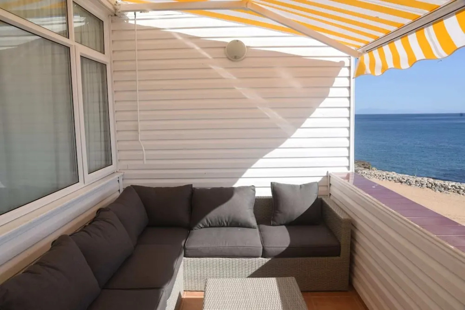 Peaceful Beachfront Apartment