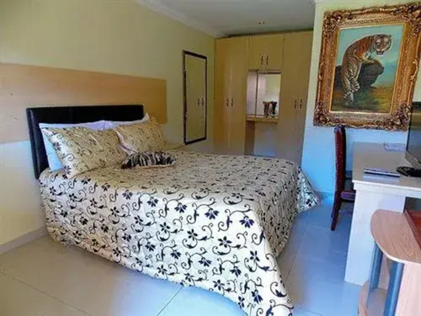 Sarabi Country Lodge