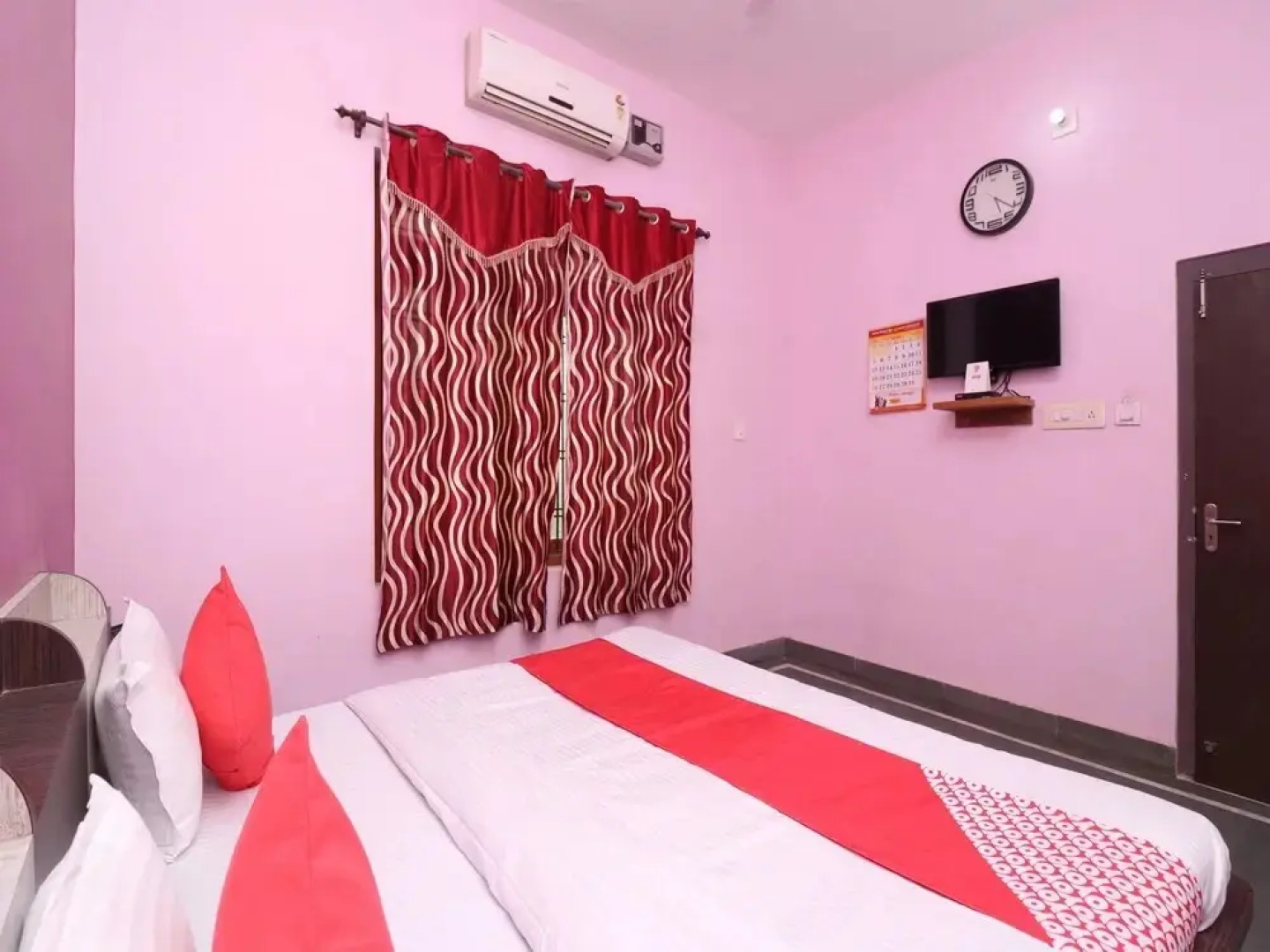 OYO 22644 Bhagat Palace