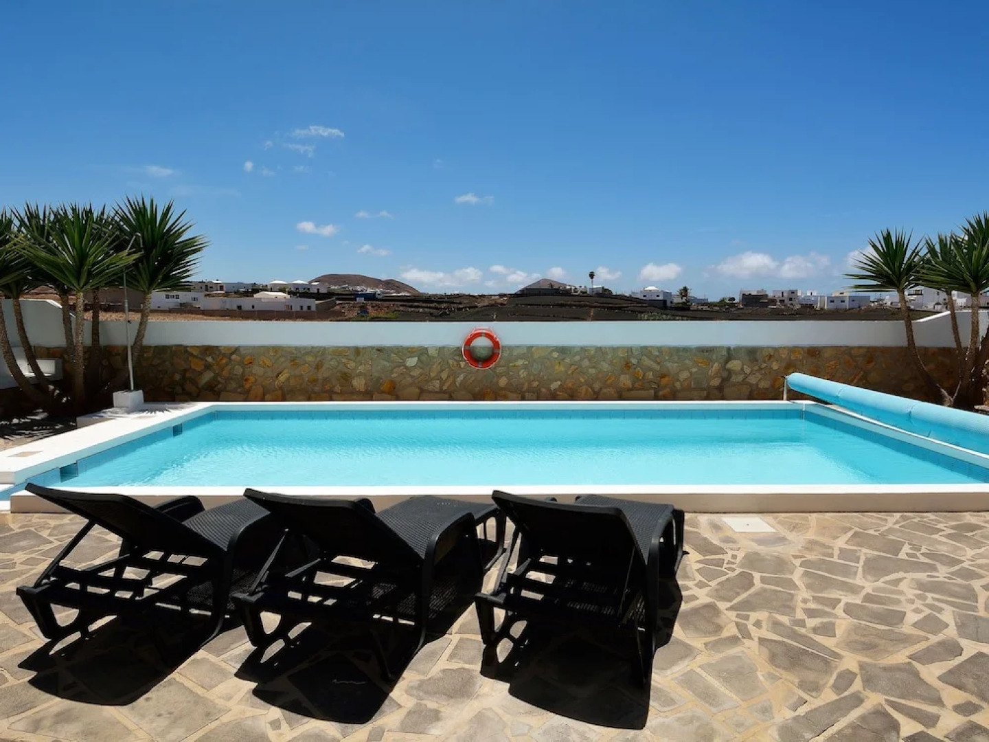 Quiet Location, Comfortable and Detached Villa With Private Pool Near Tinajo