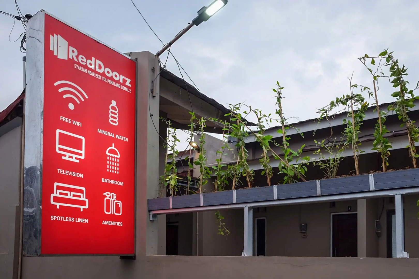 RedDoorz Syariah near Exit Tol Pemalang Comal 2