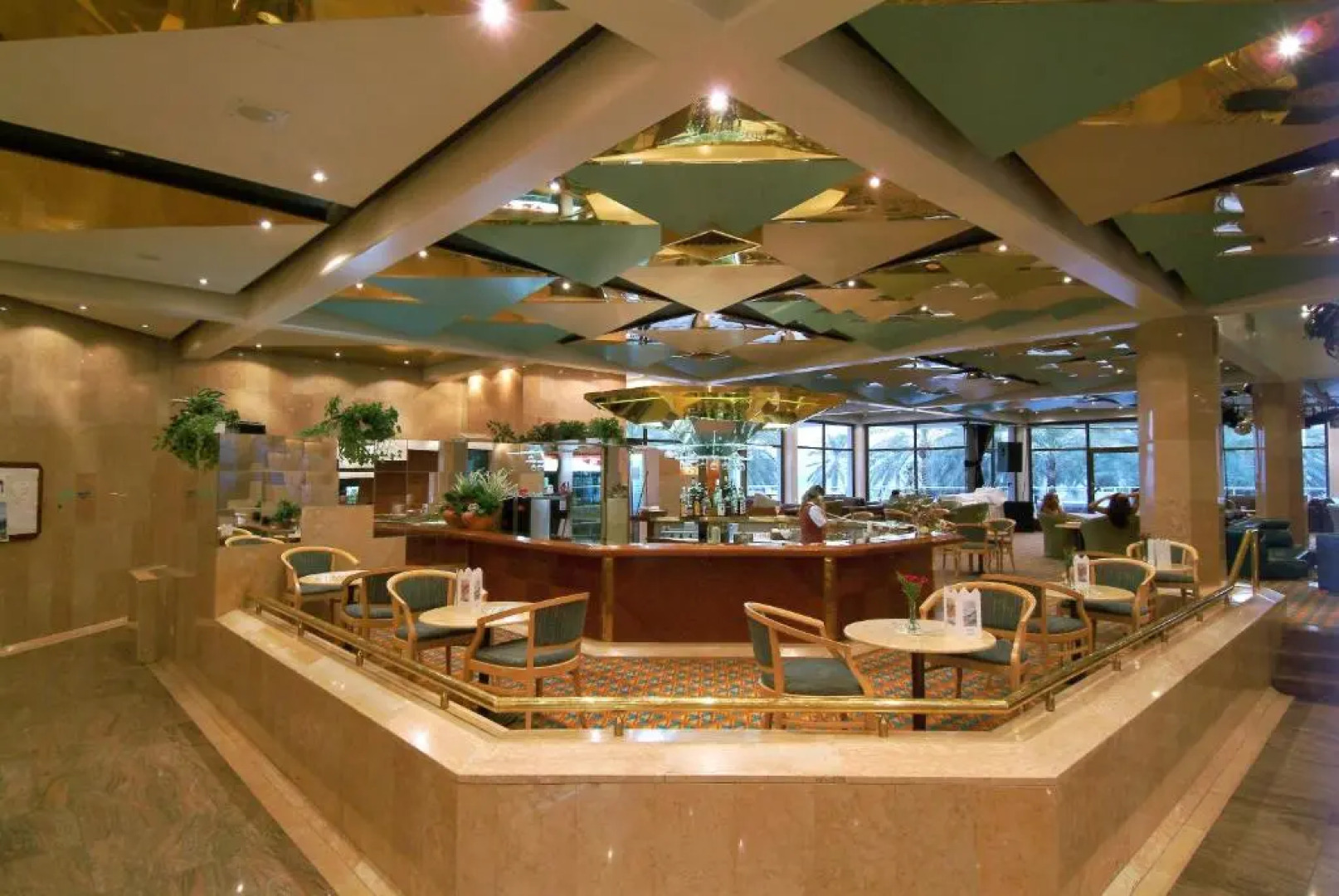 Gai Beach Resort Spa Hotel