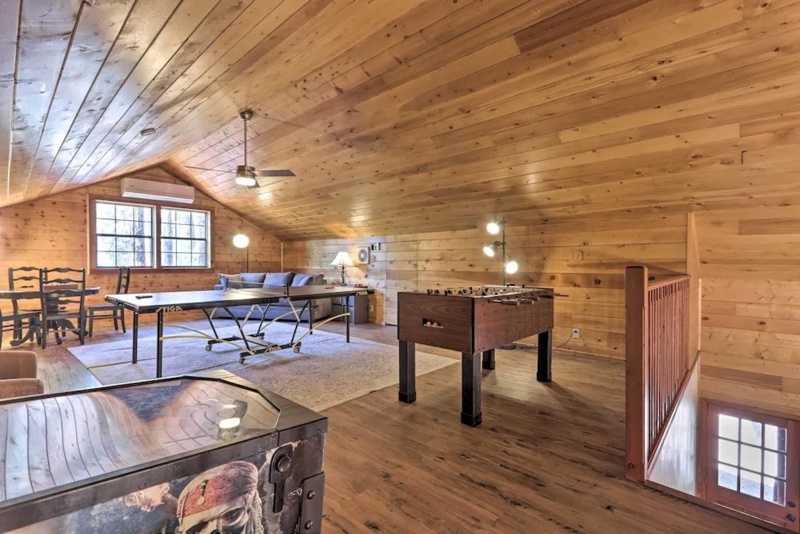 Deck, Games & Fire Pit: Modern Pine Cabin!