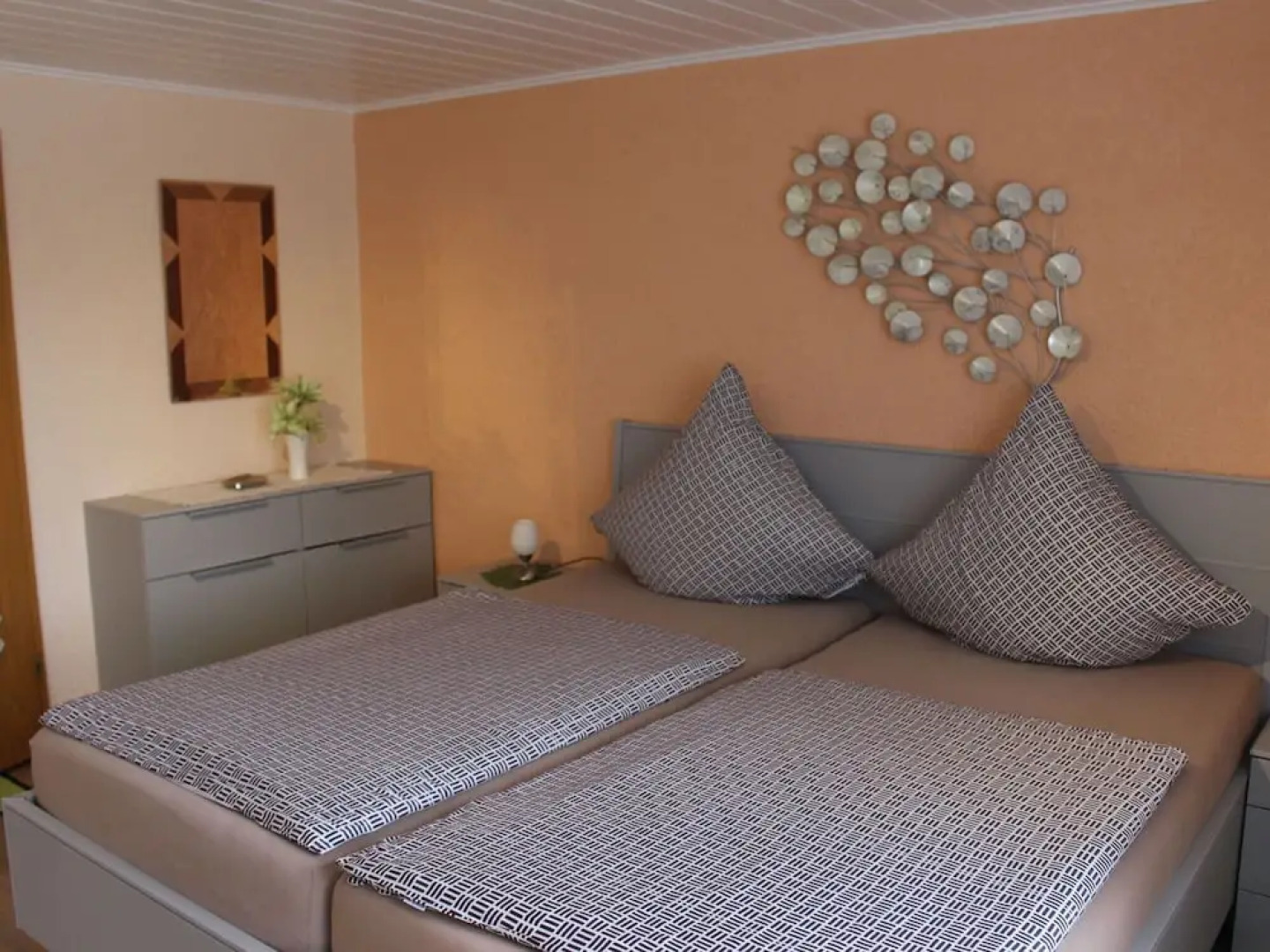 Apartment in the Harz With a log Cabin, Pond and Covered Seating Area