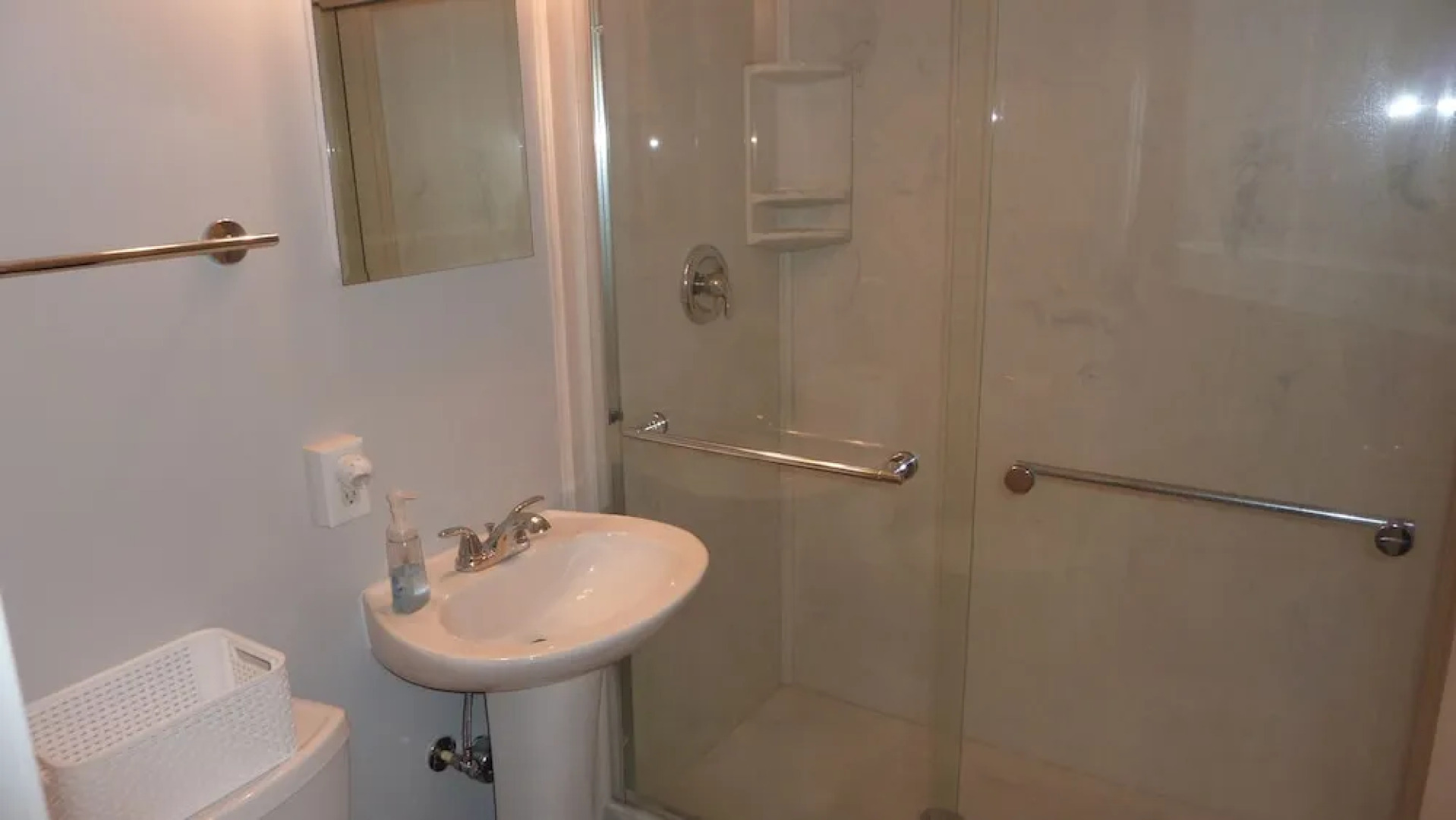 Mellow Yellow - 3 Br Home