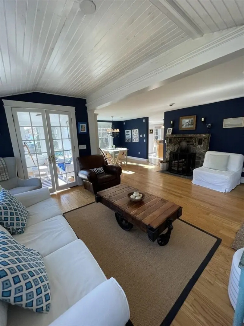 North Sebago Charmer Limit 10 3 Bedroom Home by RedAwning