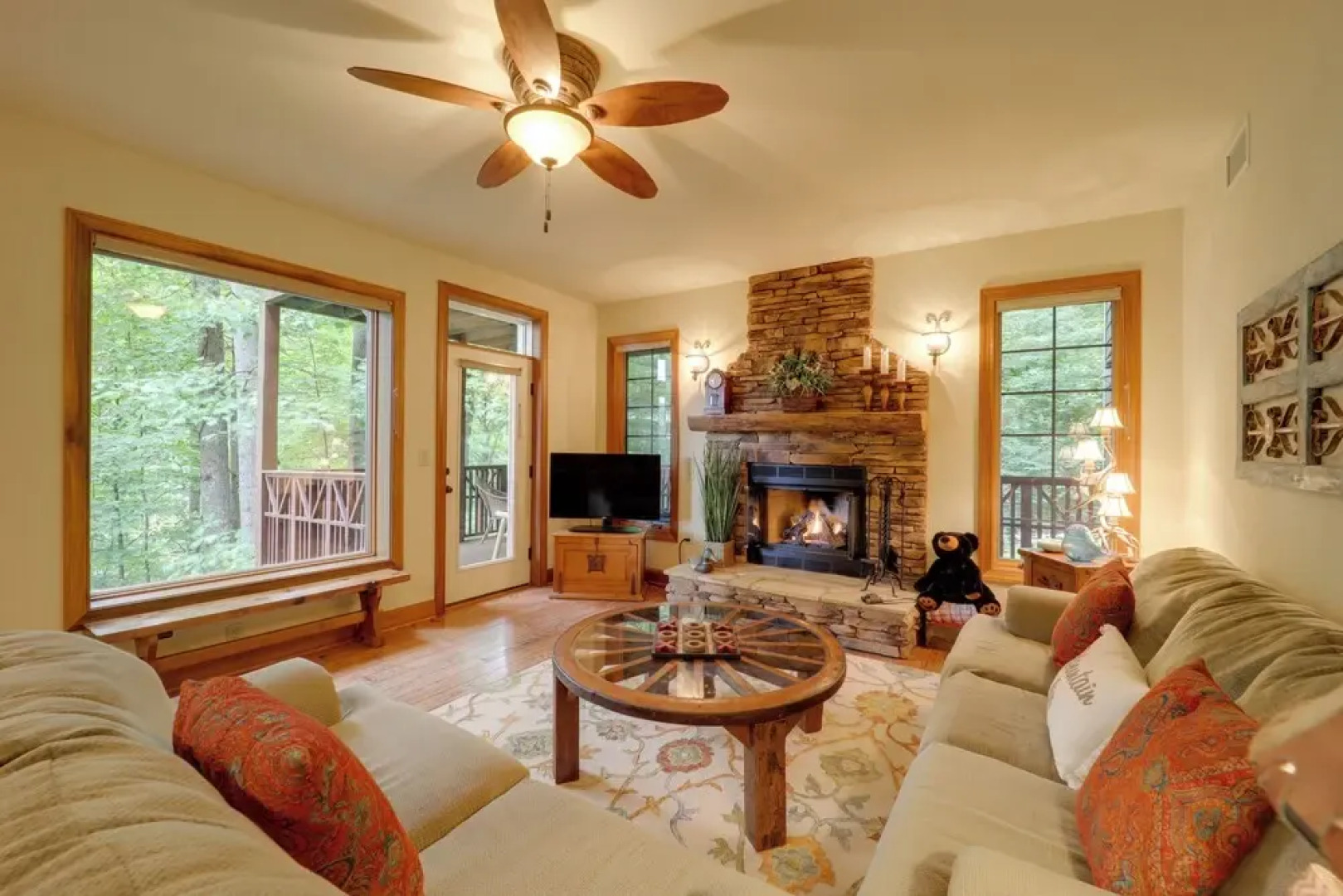 Hike On-site! Home 8 Mi to Wolf Ridge Ski Resort