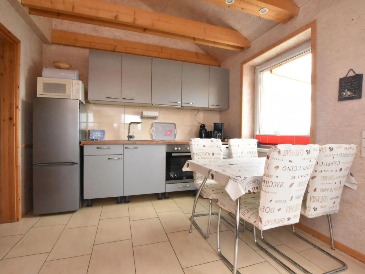 Bezauberndes Ferienhaus in Ruehn am See