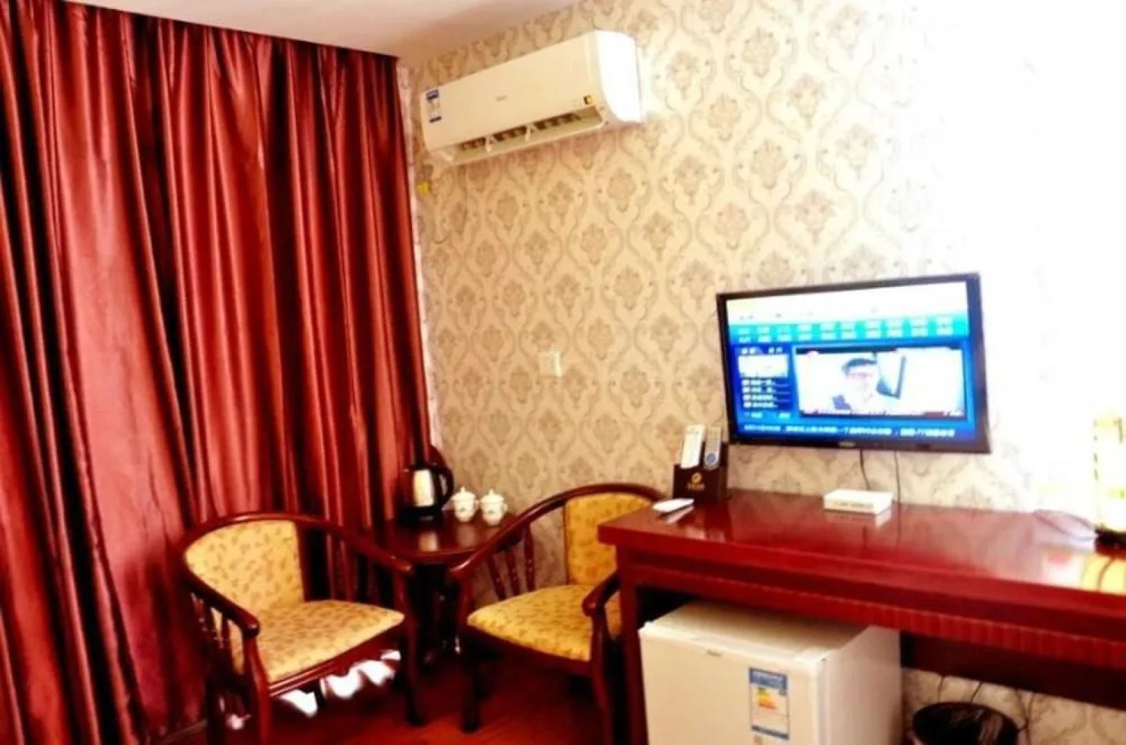 Hechi Bamalongjun House Hotel