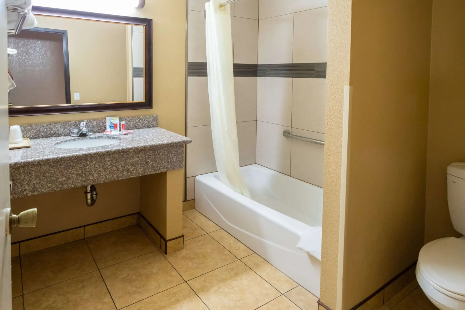 Econo Lodge Inn & Suites Fallbrook Downtown