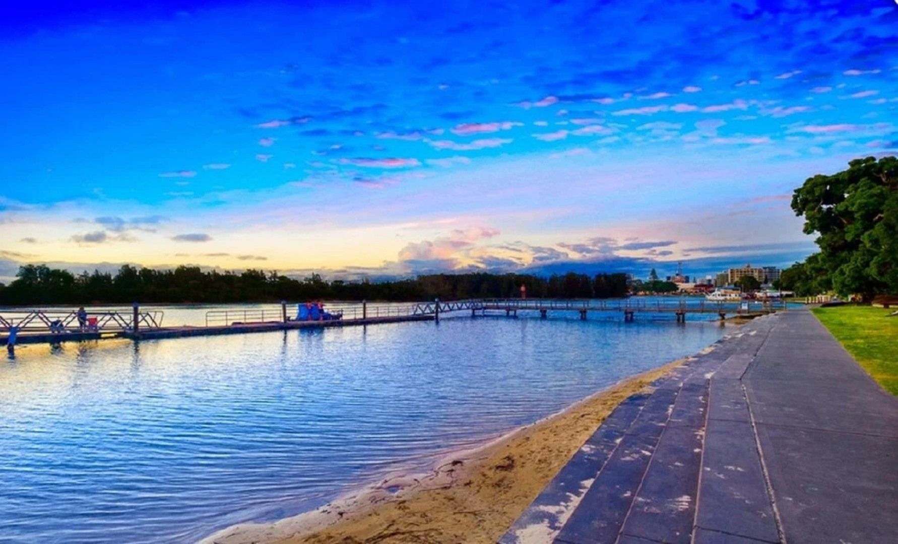 26 Wallis View - Opposite the Lake - 3 Bedroom Apartment