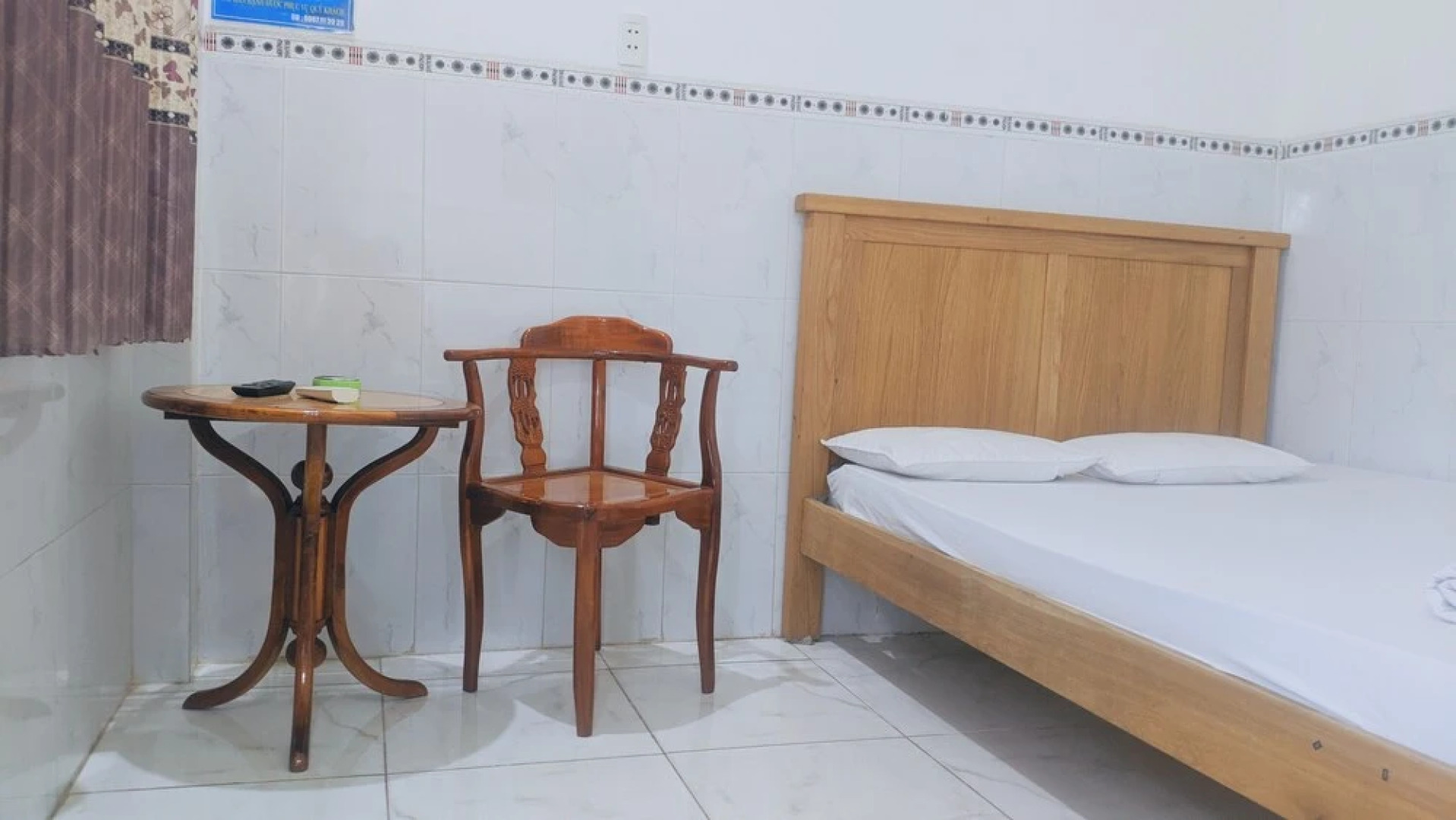 Truc Lam by OYO Rooms