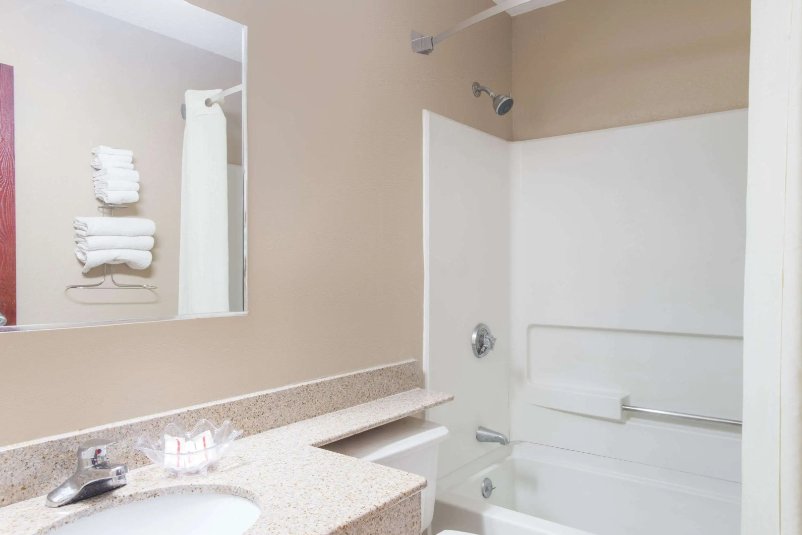 Super 8 By Wyndham Gardner