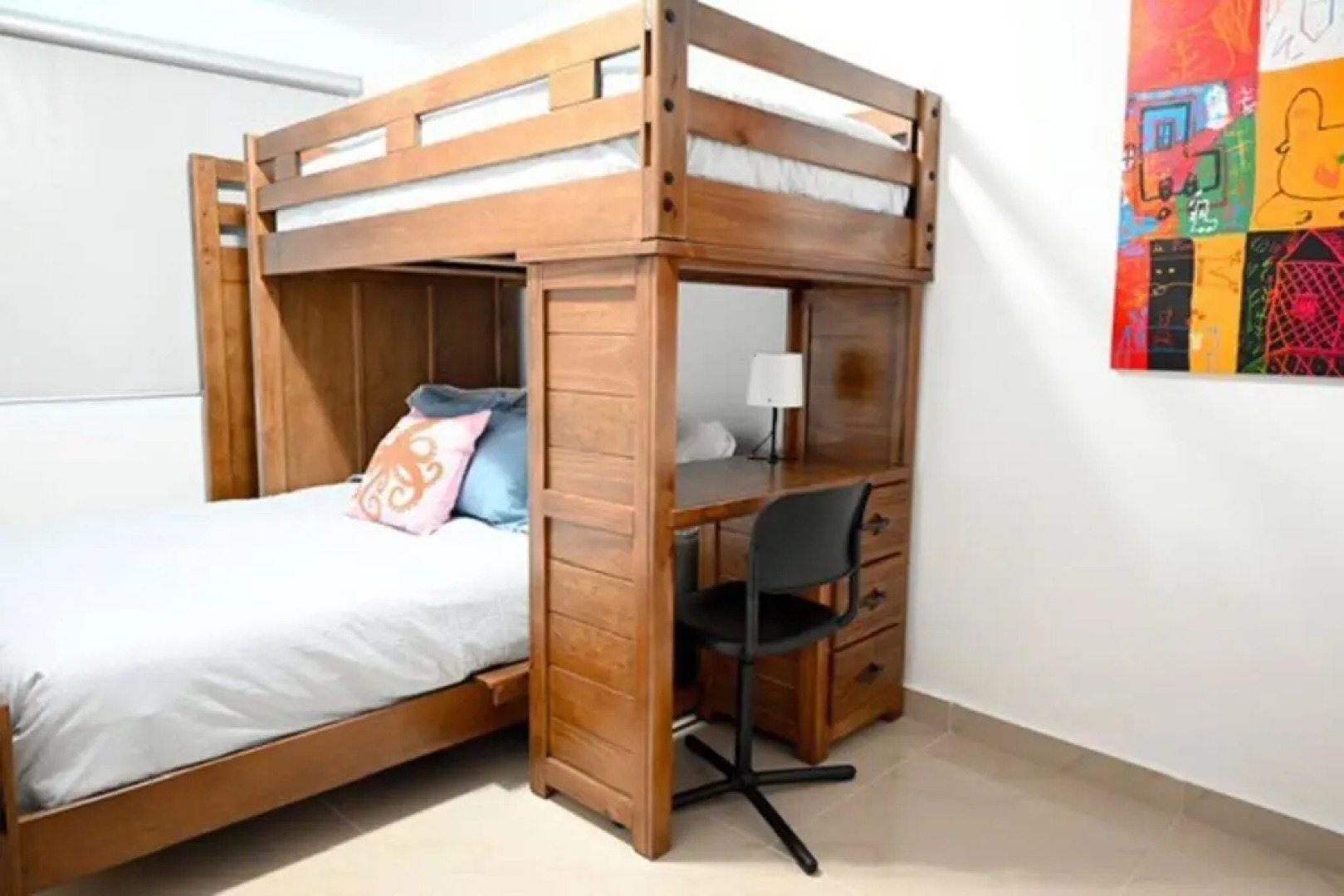 NEW Remodeled pool house 2 minutes from beach