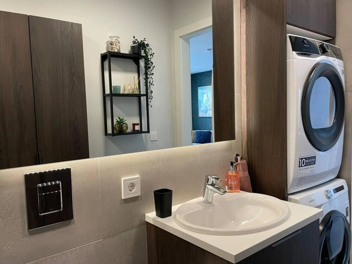 Apartment Next to Sky Lagoon