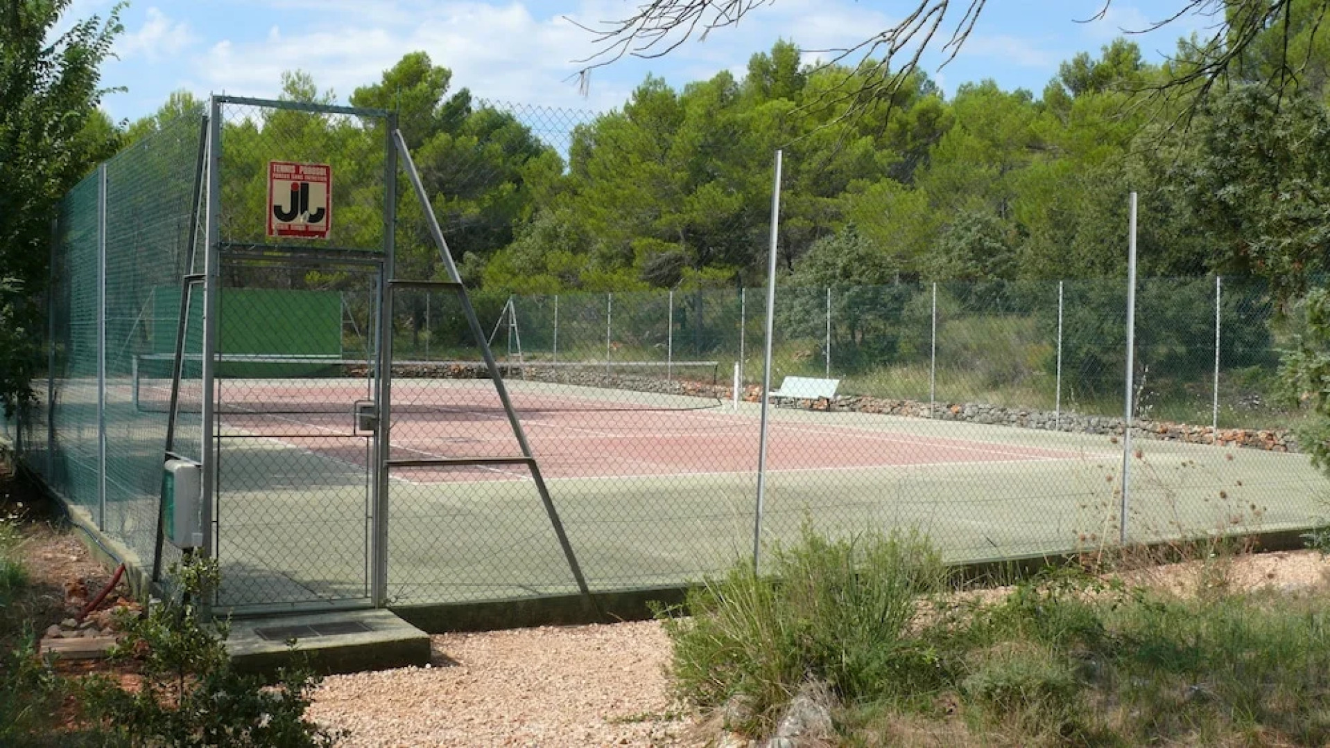 Les Bastides de lAuviduery