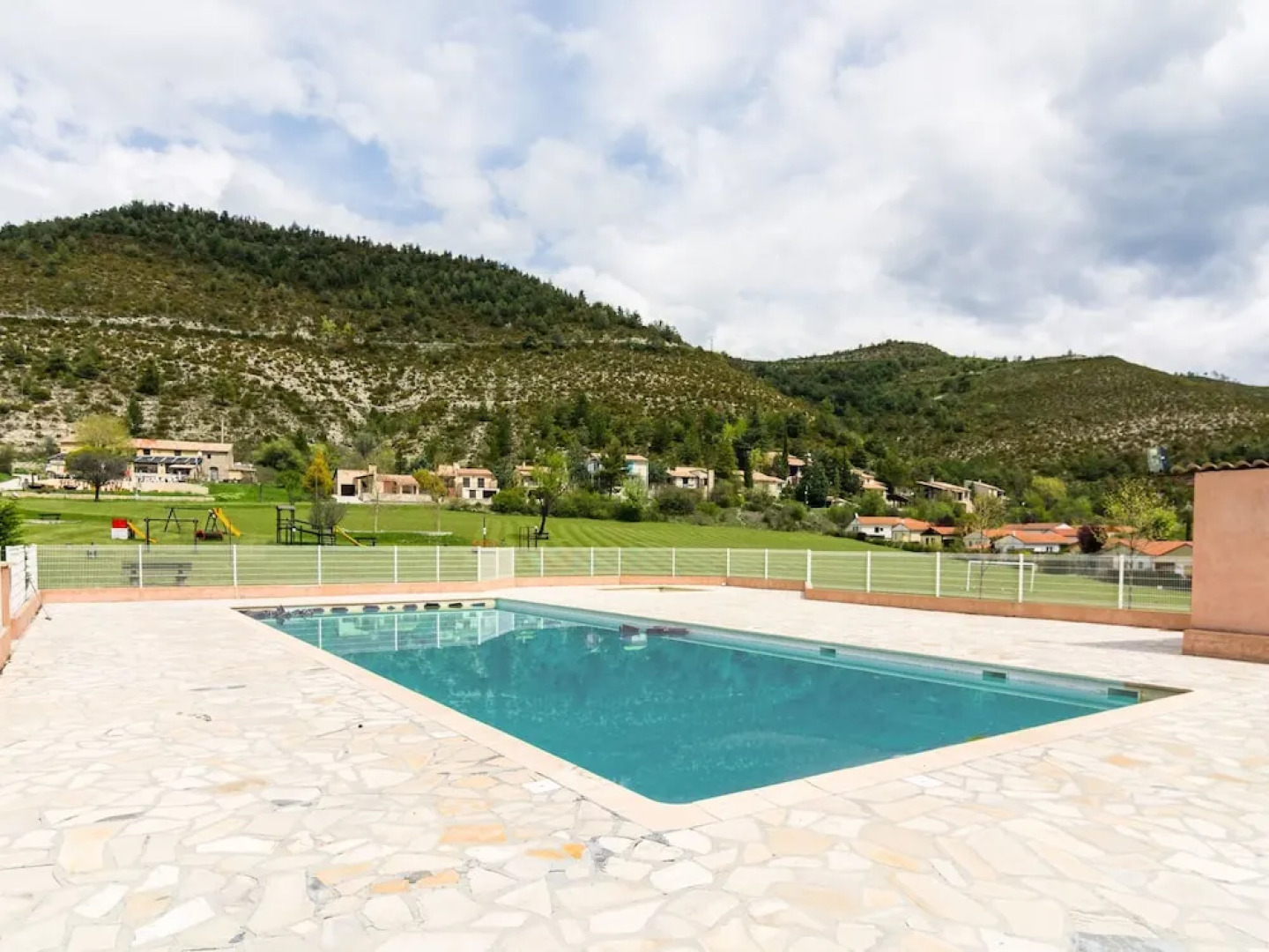 Villa in Park With Communal Swimming Pool, in the Provençal Mountains