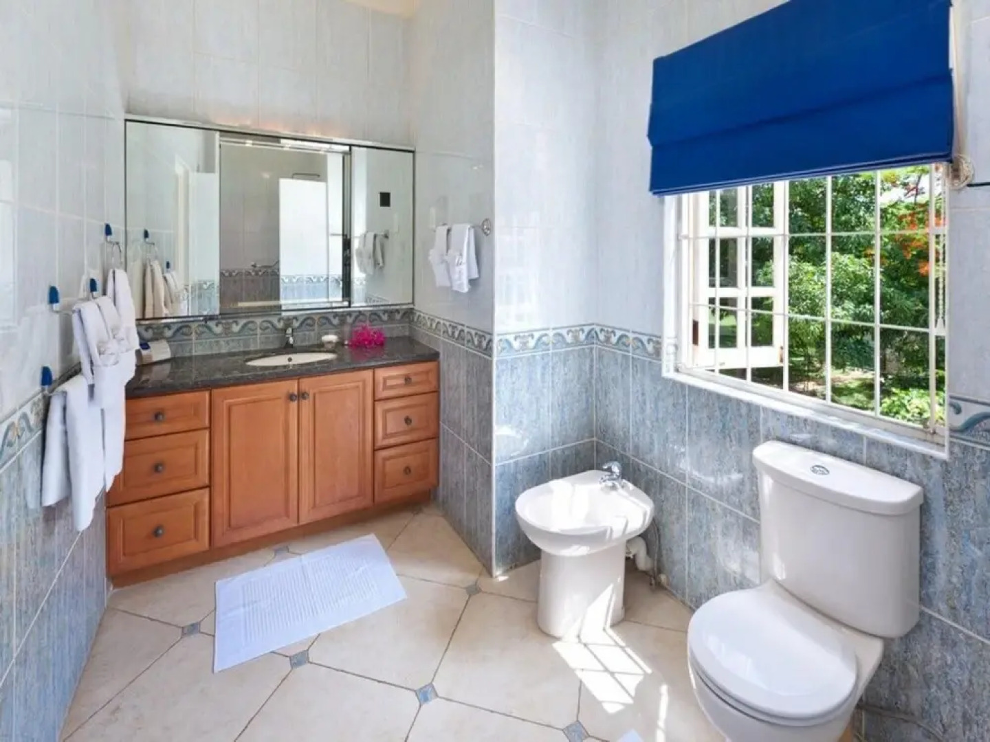 Sunny Vacation Villa 72