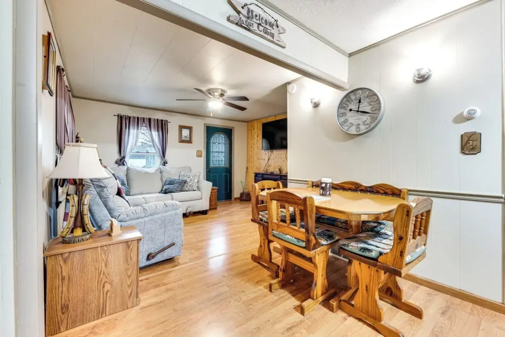 Charming Spirit Lake Home - 6 Mi to Arnolds Park!