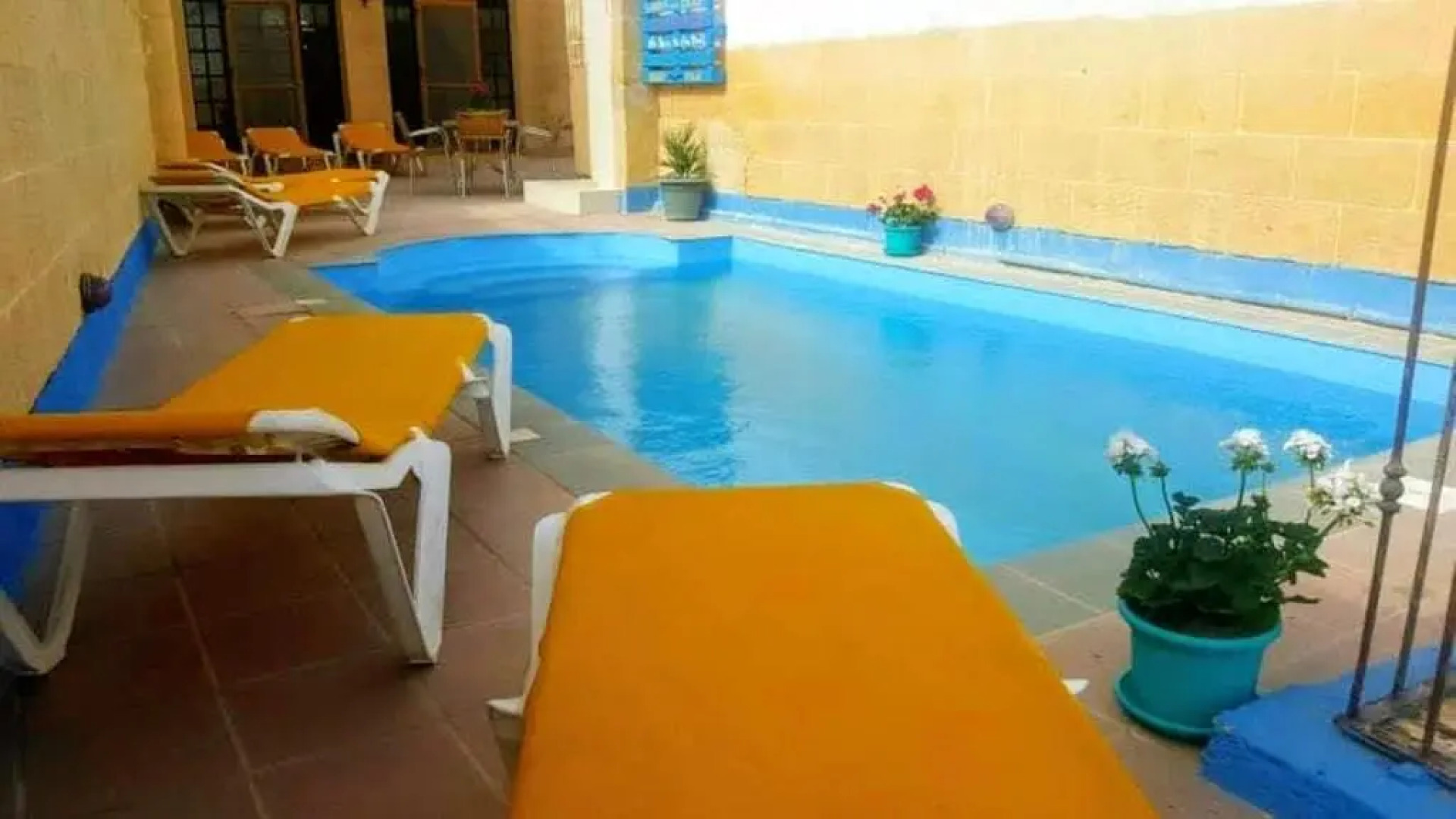 3 bedrooms villa with private pool and wifi at Qala