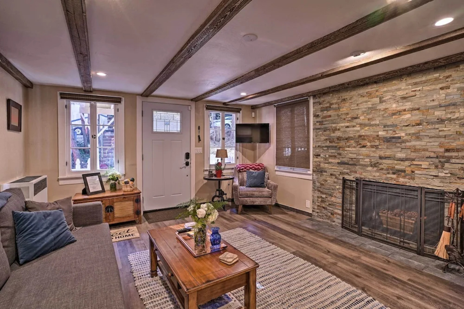 Cozy, Pet-friendly Mtn Cabin: 1 Mi to Lake Gregory