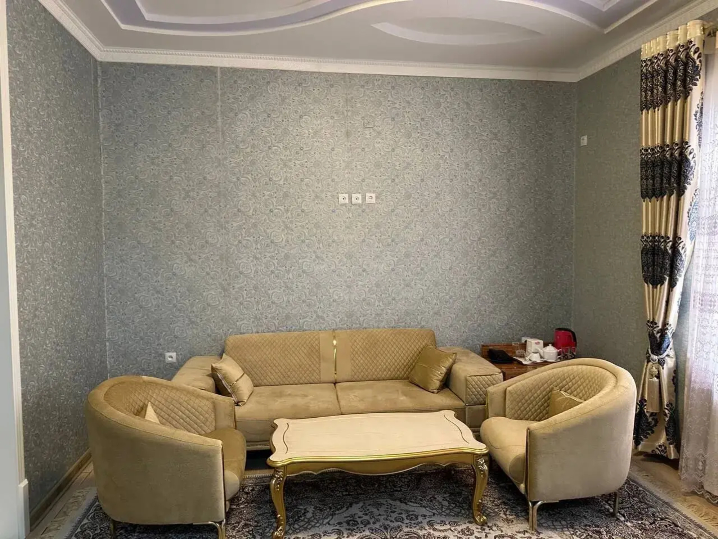 Отель Saroy Palace