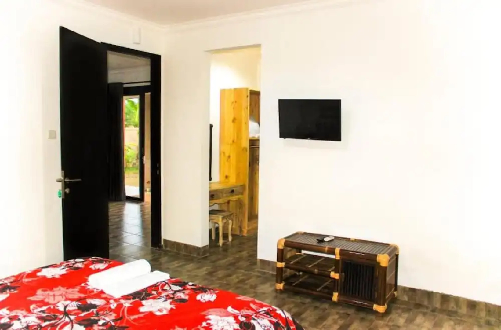 Temuku Keramas Beach Suite