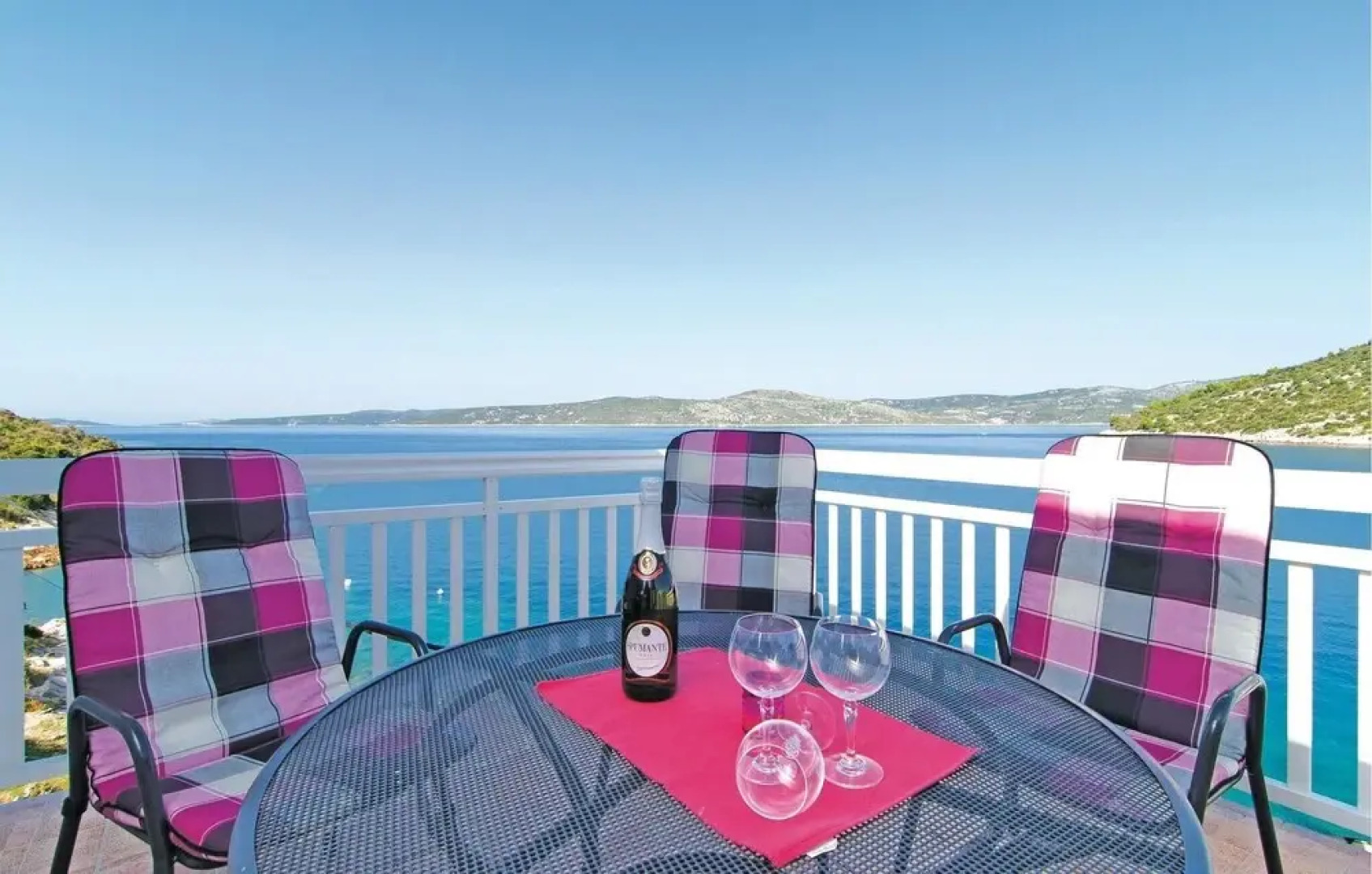 Stunning Apartment in Drvenik Veliki With 2 Bedrooms and Wifi