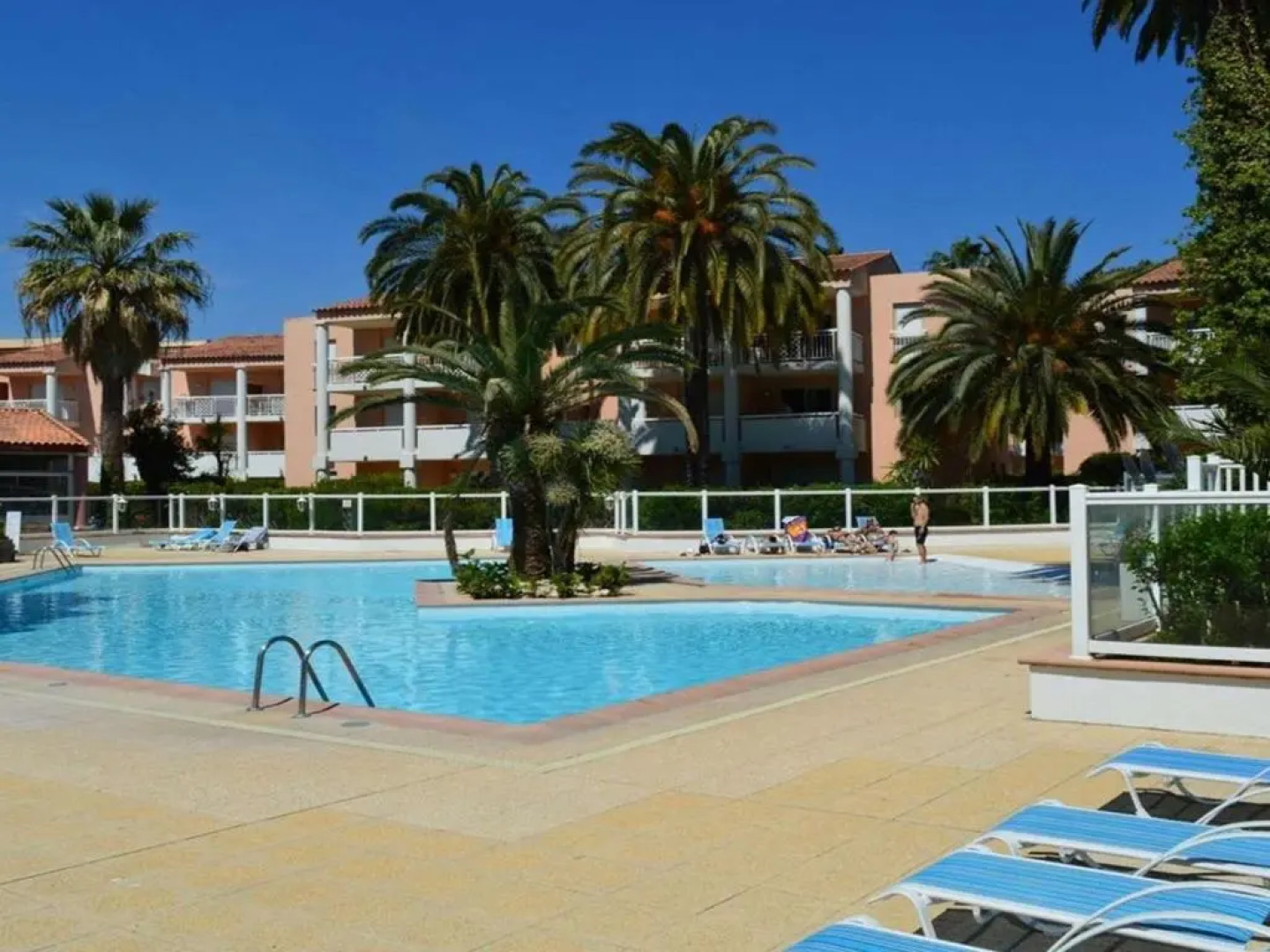 Appartement Golfe Juan, 2 pièces, 4 personnes - FR-1-252-140