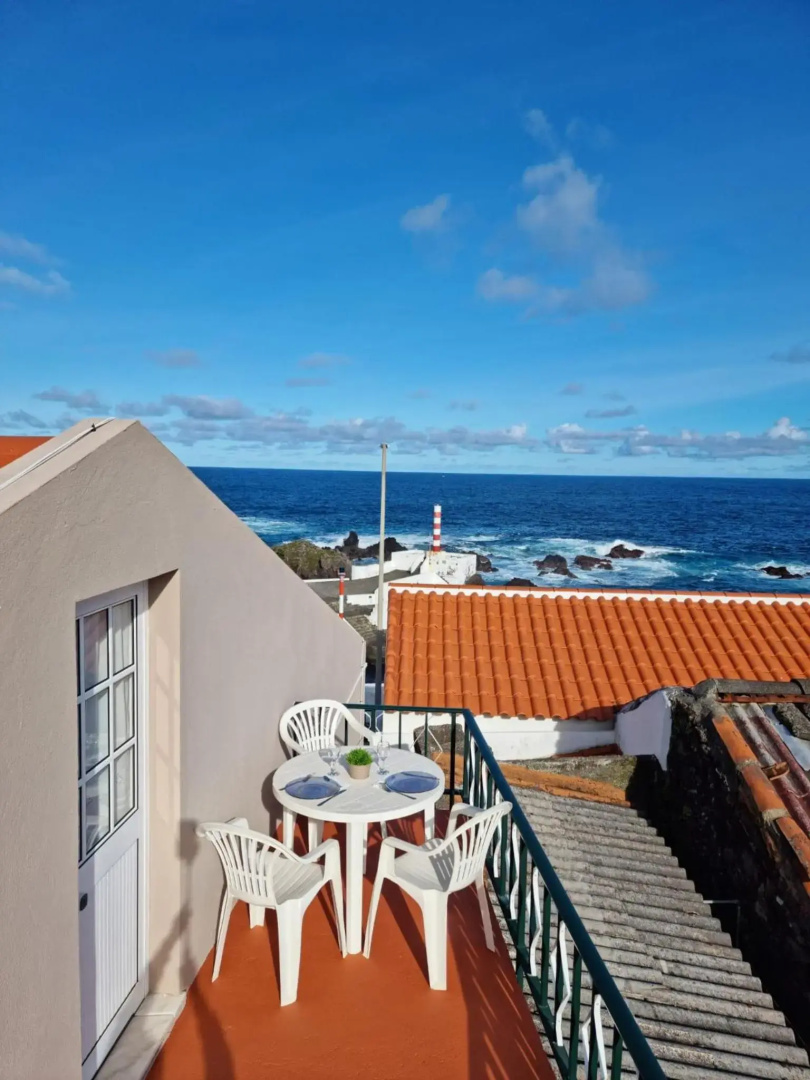 "Apartamentos do Farol" com vista para o mar