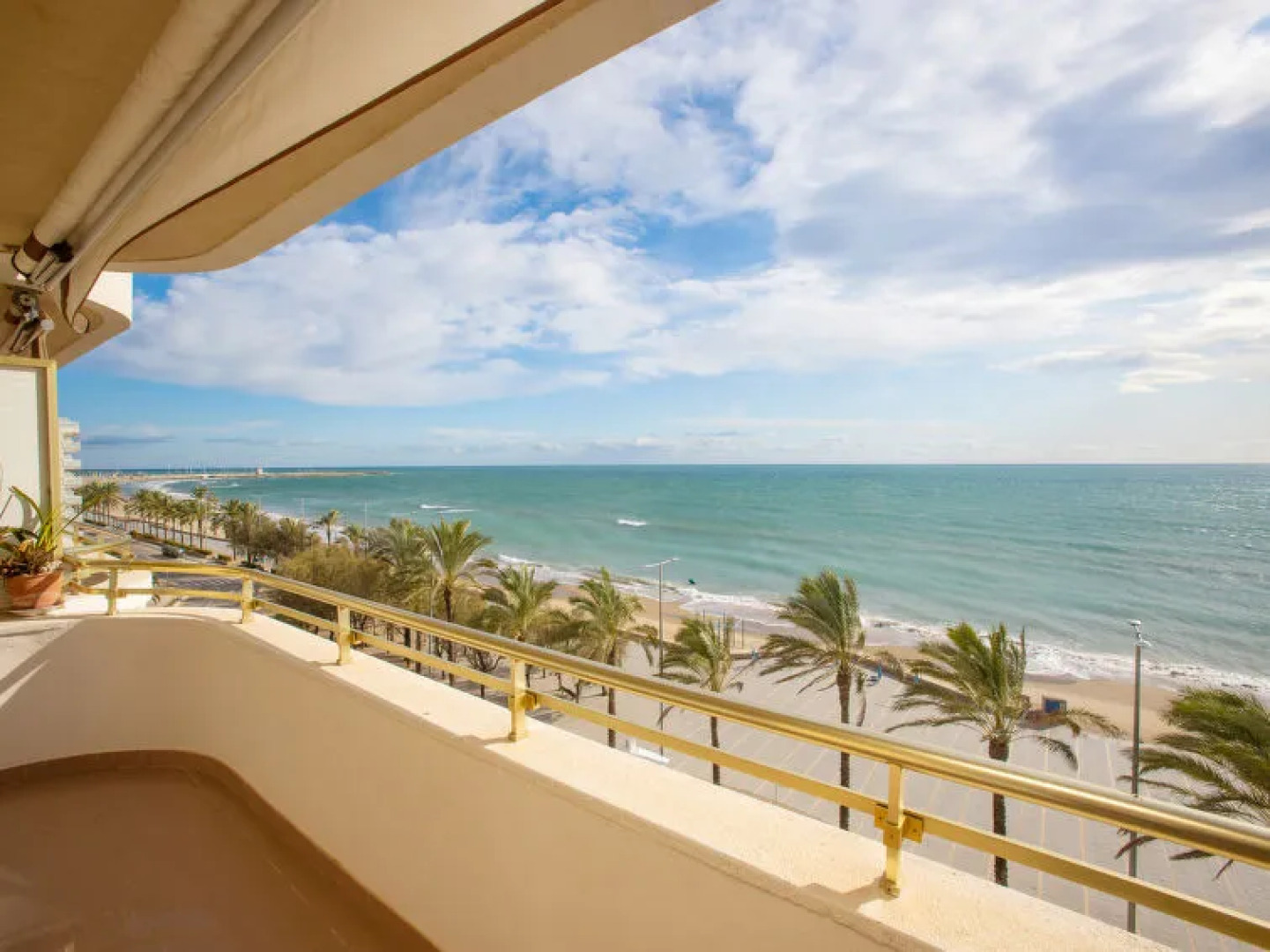 Front Beach - Four Bedroom