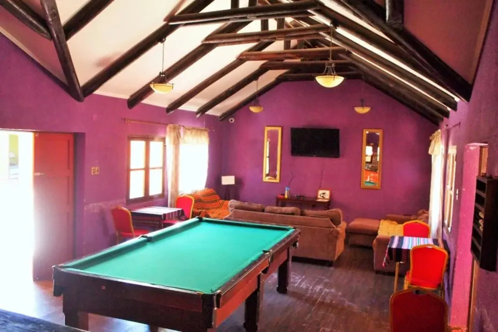 Pachamama Hostel & Tour