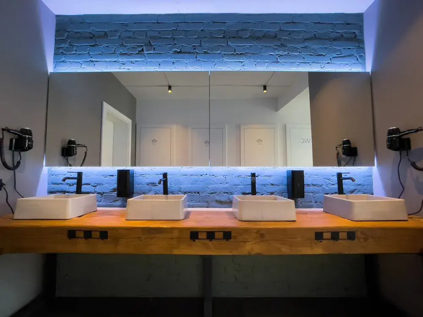 Baza Smart Hotel
