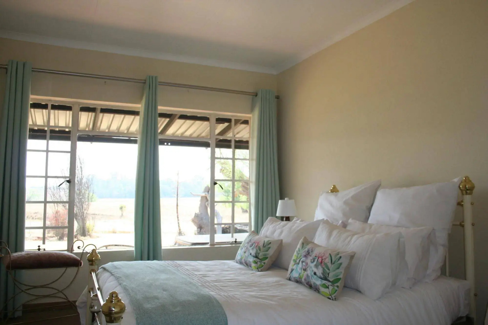 High Side Tavern and Planters Lodge