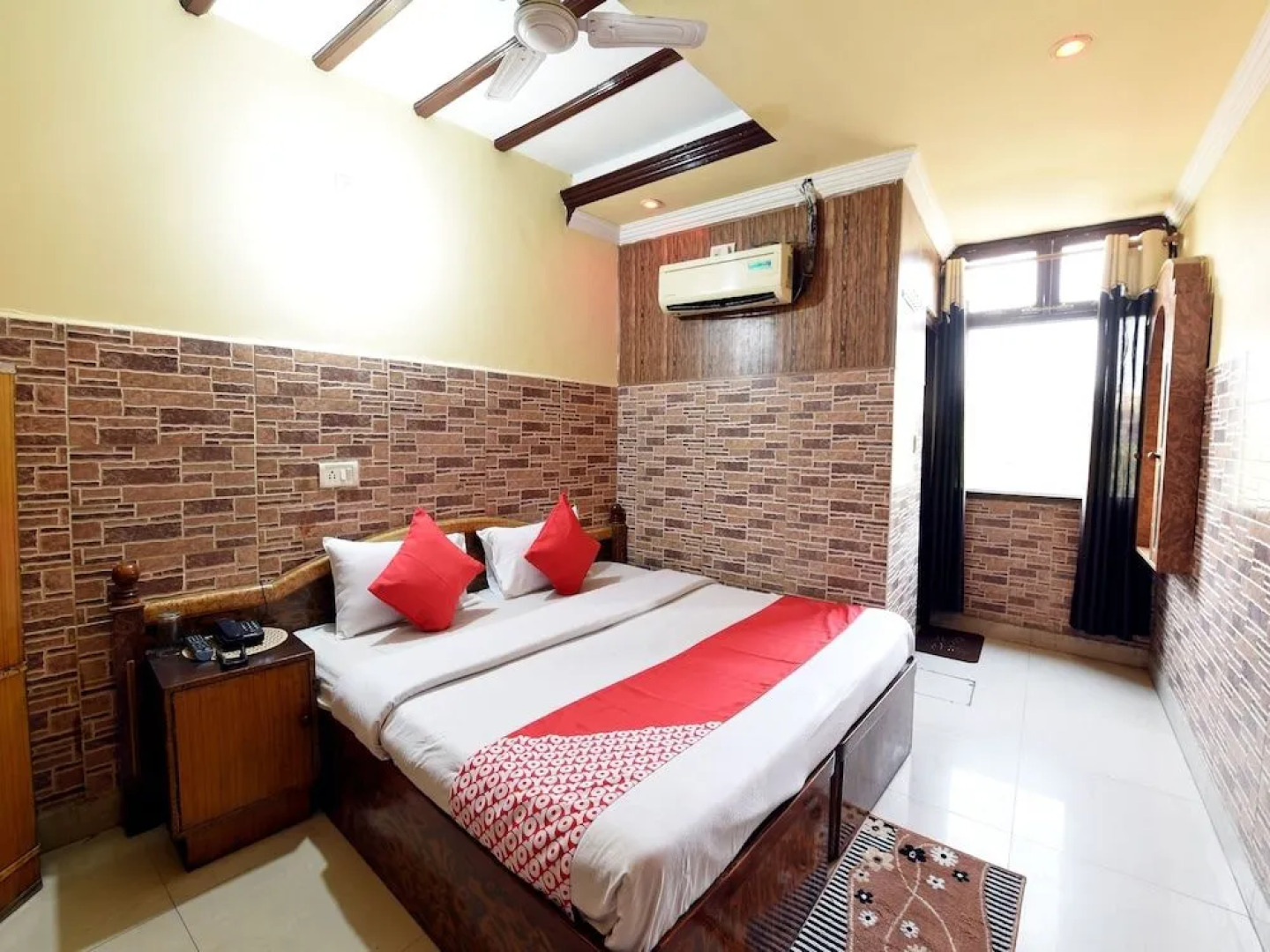 OYO 19541 Hotel Jammu Palace