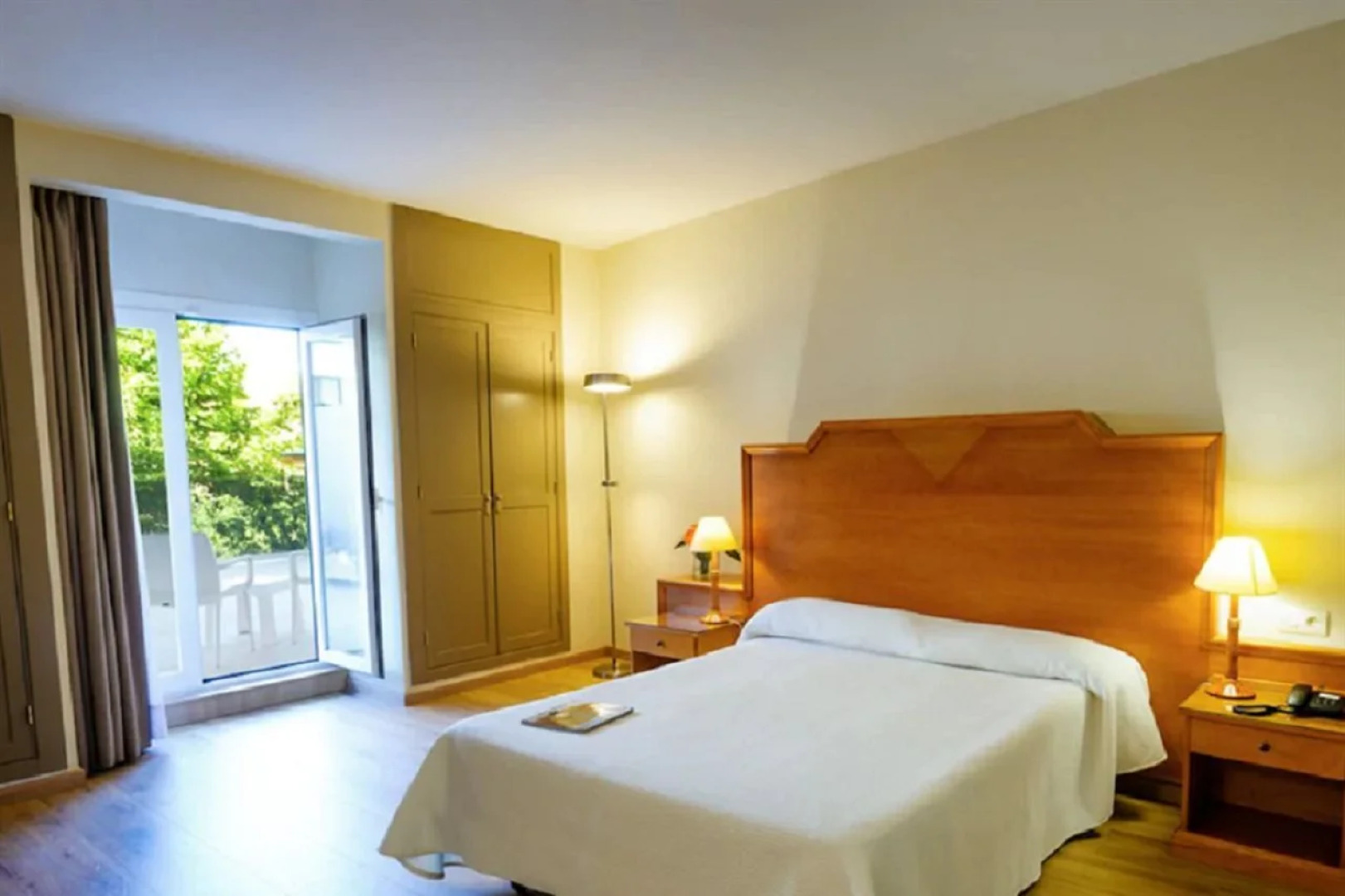 Hotel Monarque El Rodeo