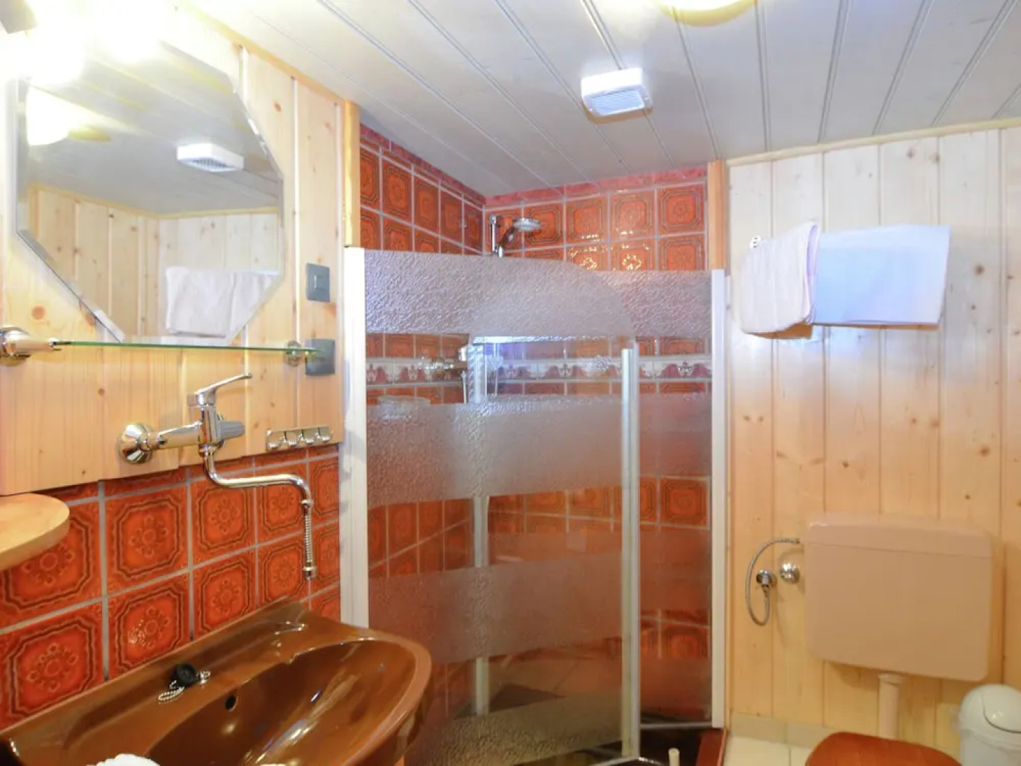 Luxurious Holiday Home With Patio, Terrace, Garden, Barbecue