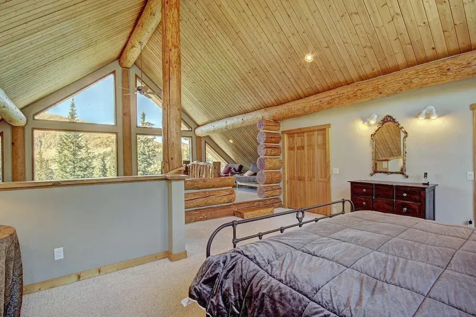 Quandary View Lodge by RedAwning