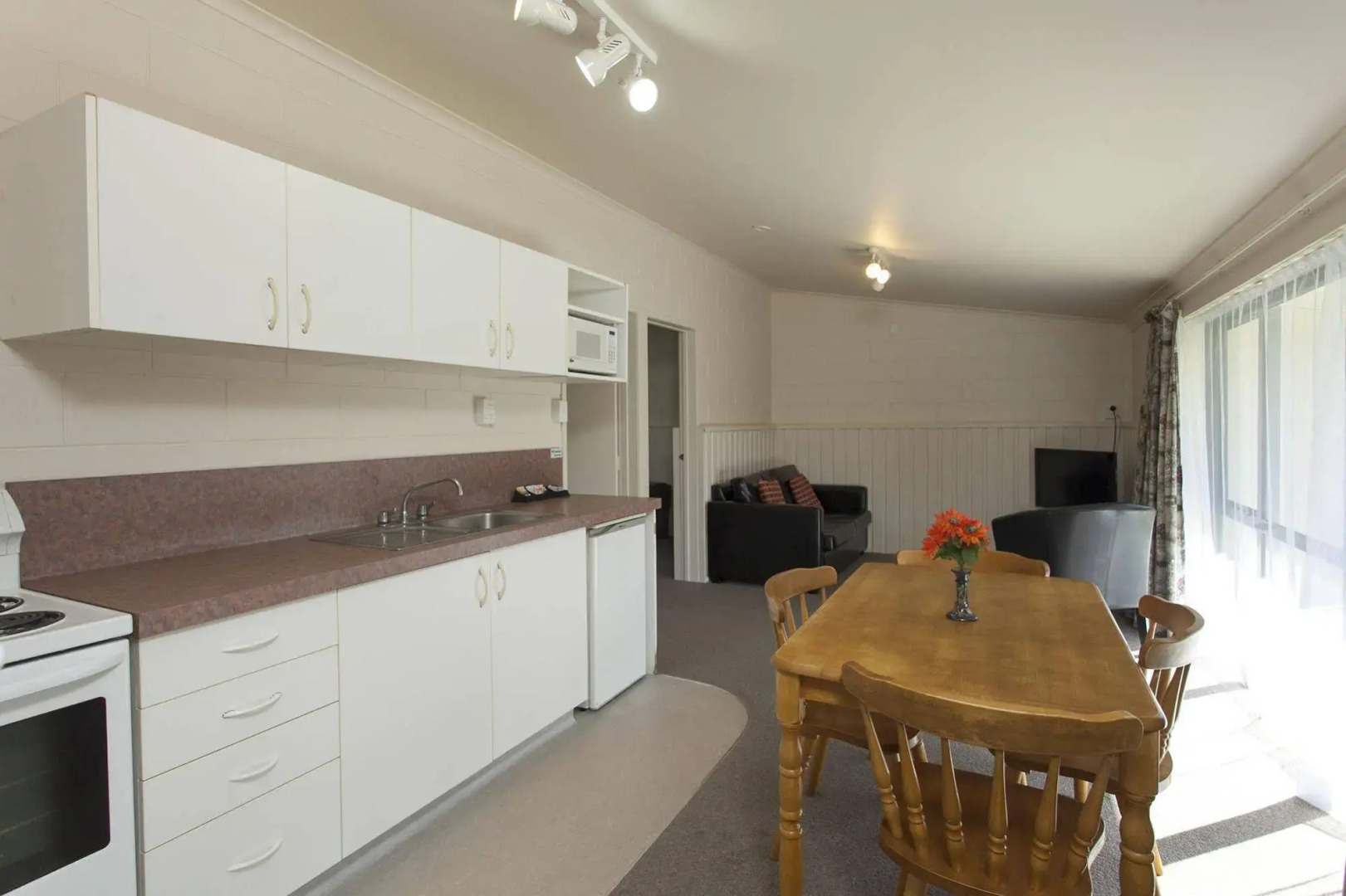 Opal Hot Springs & Holiday Park