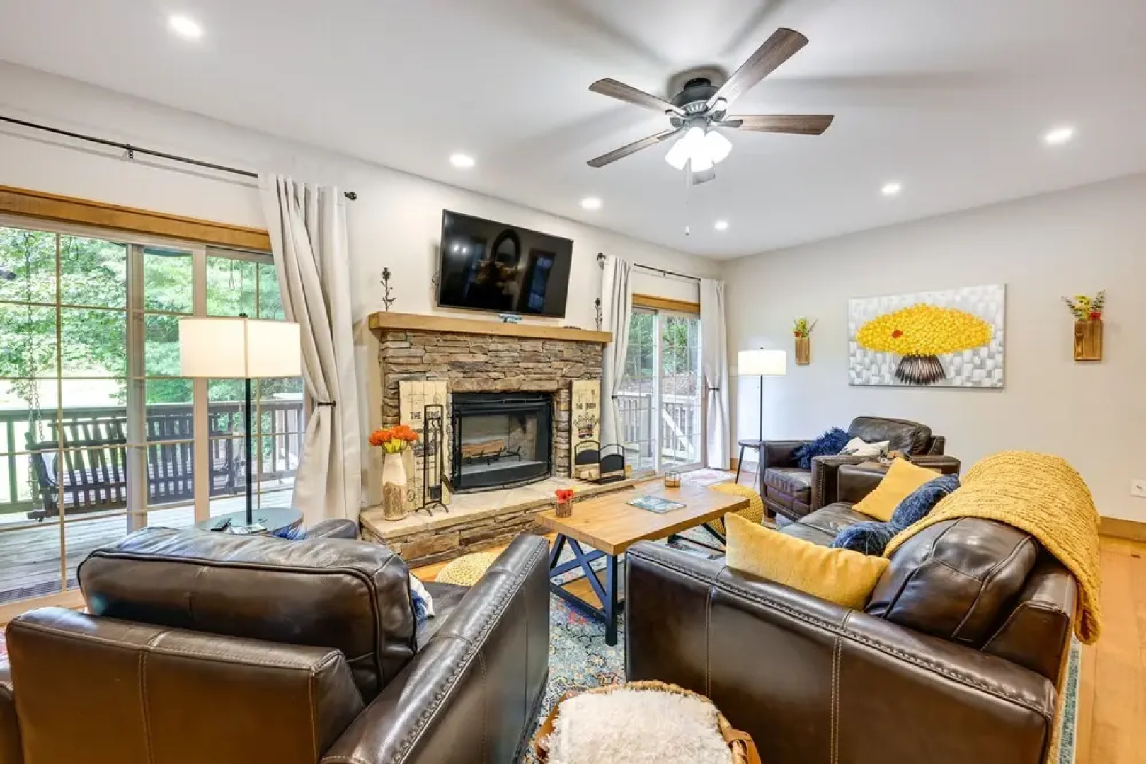 Sapphire Retreat Near Lakes, Trails & Waterfalls!