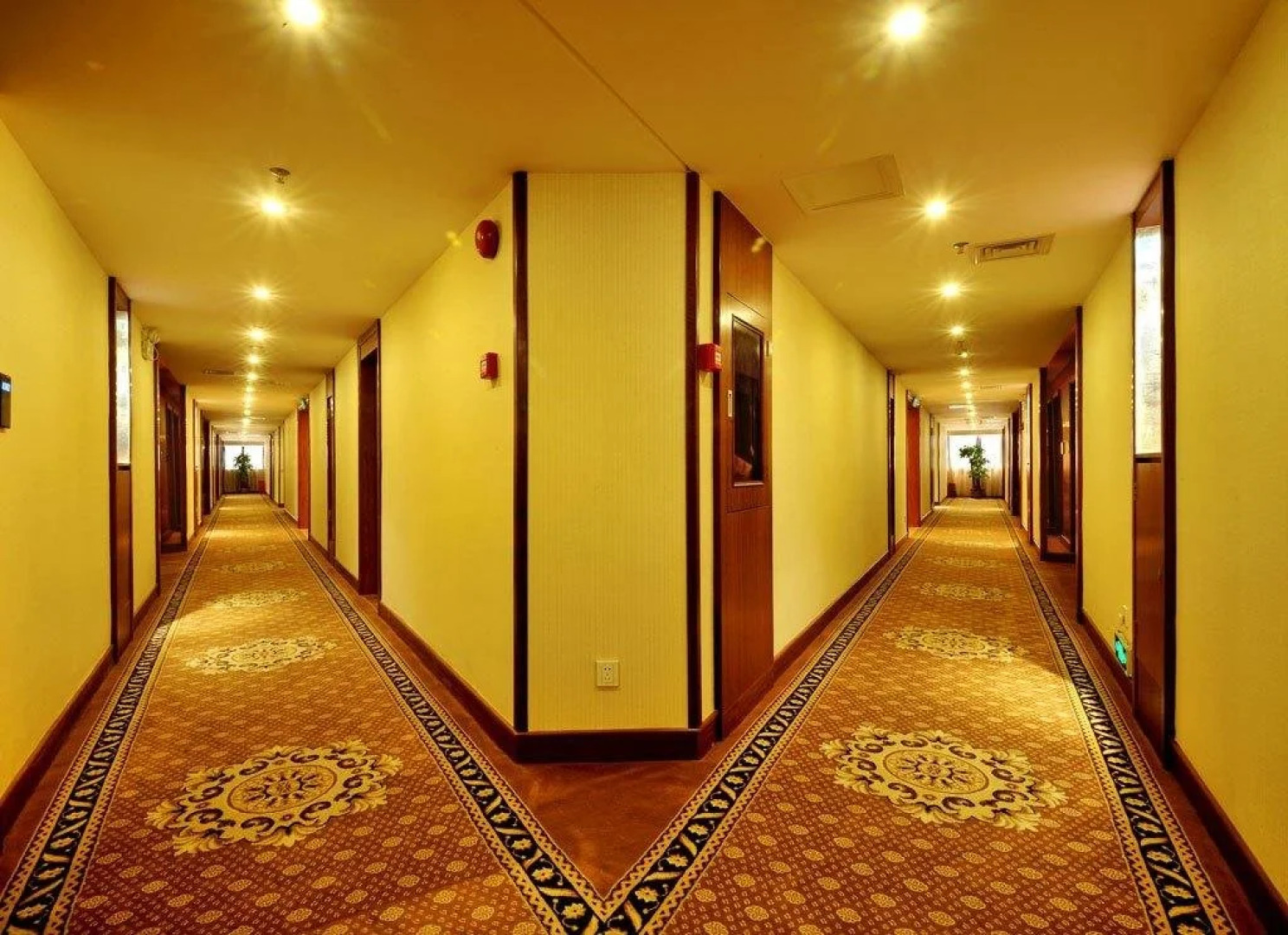 Golden Diamond Hotel